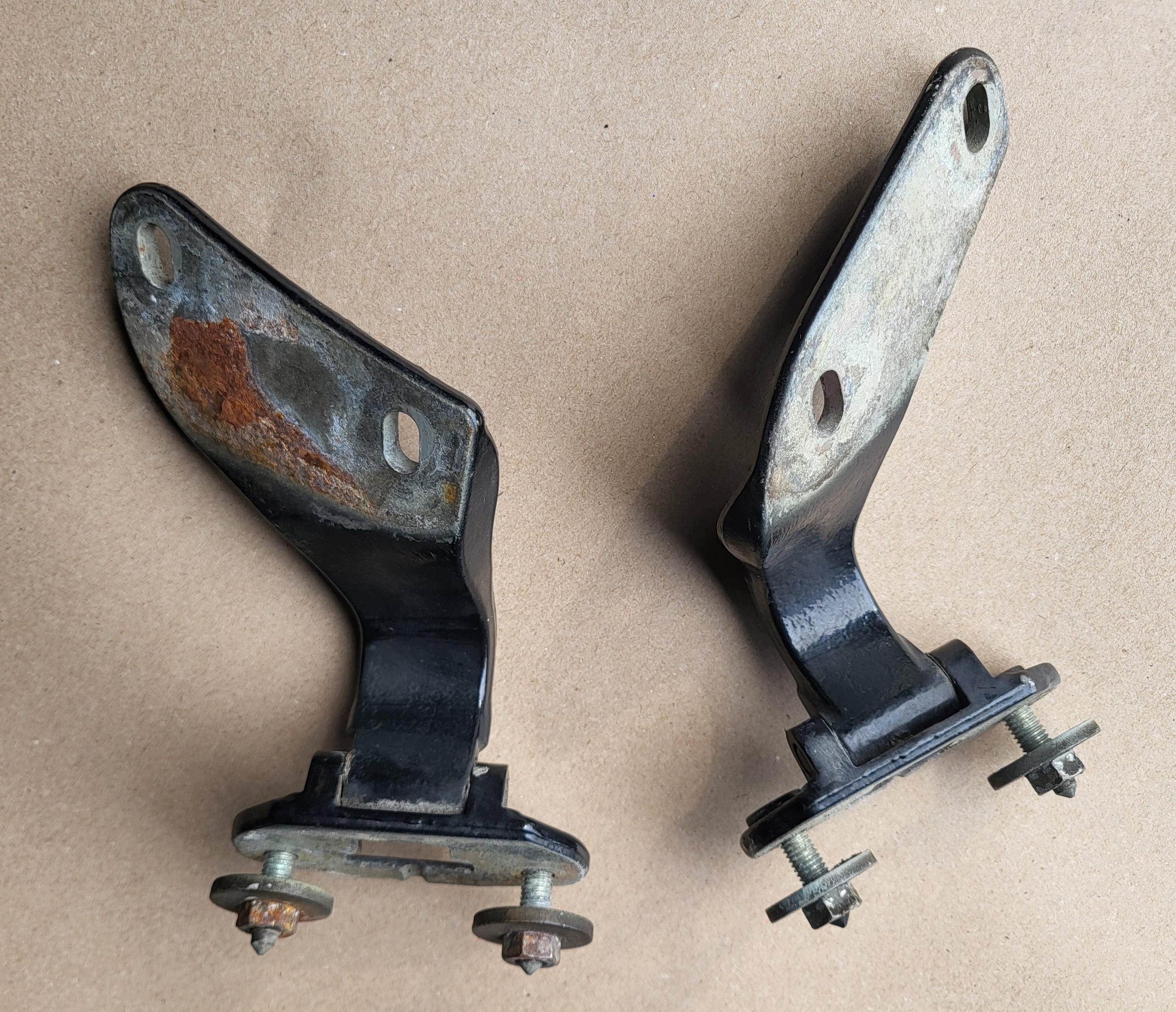 hinge of rear bonnet boot right left rear part MERCEDES ML W164 2 pieces