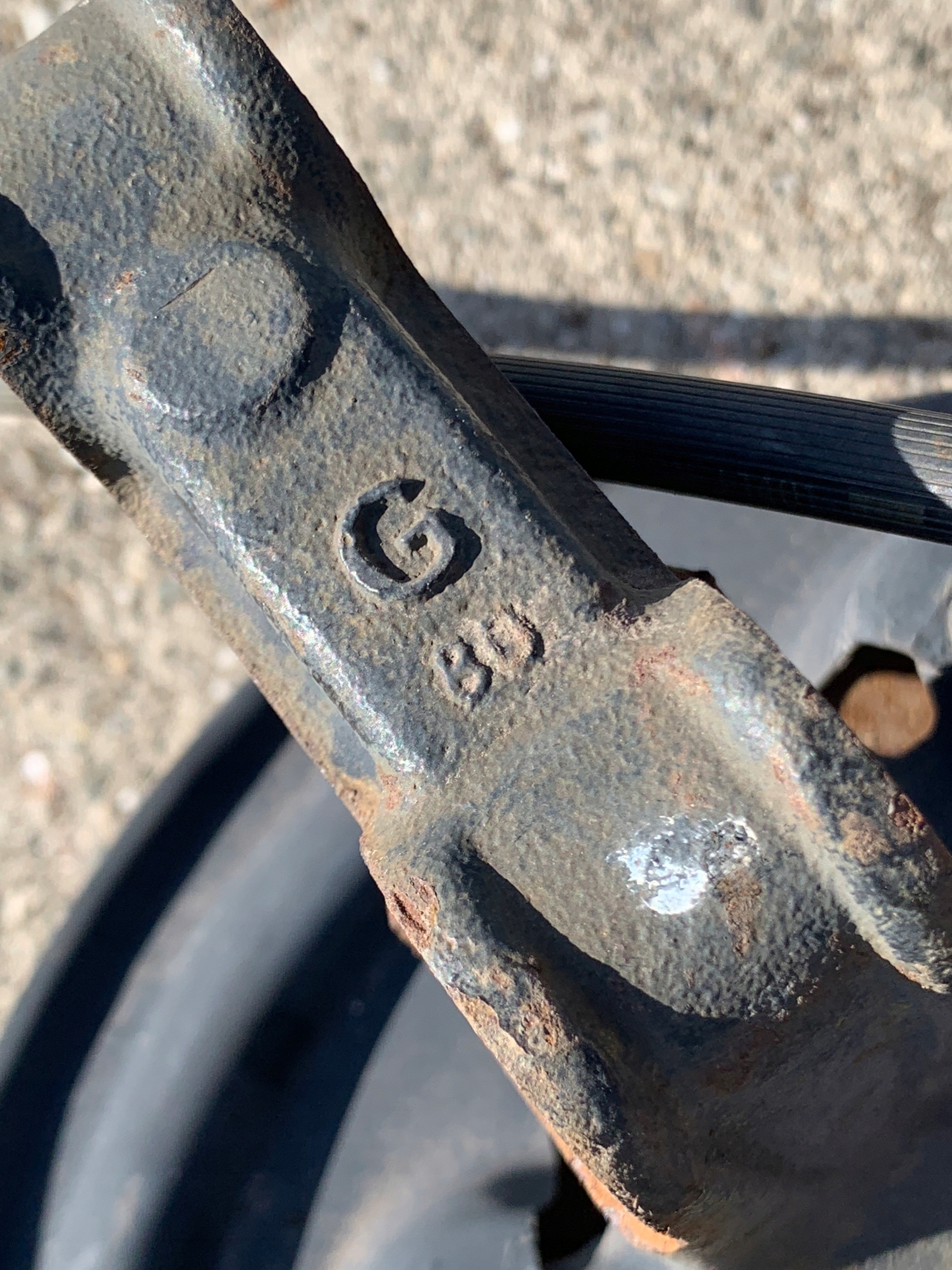 # swing caliper left front RENAULT MEGANE III