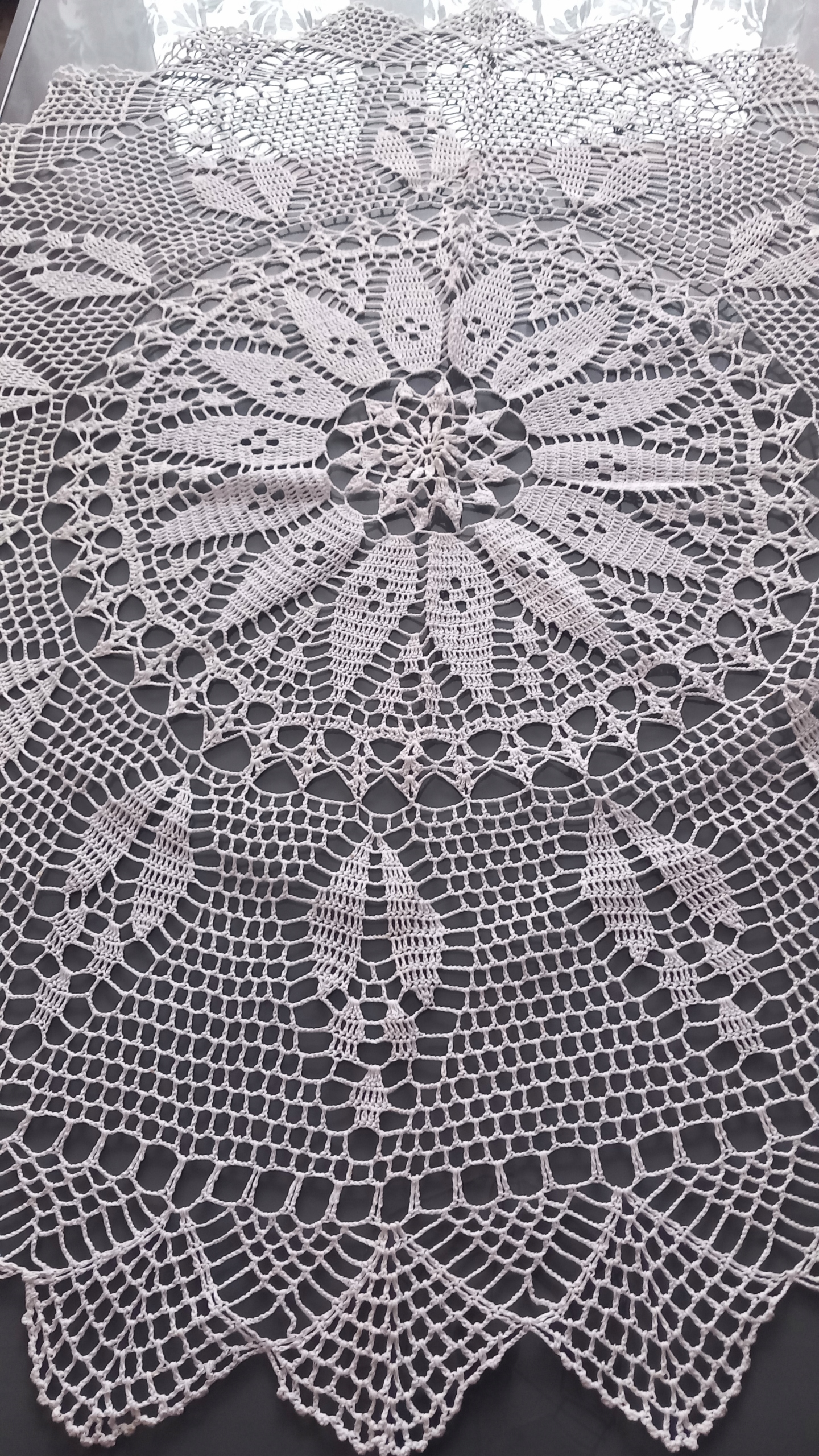 Serweta robiona na szydełku Szer 113cm