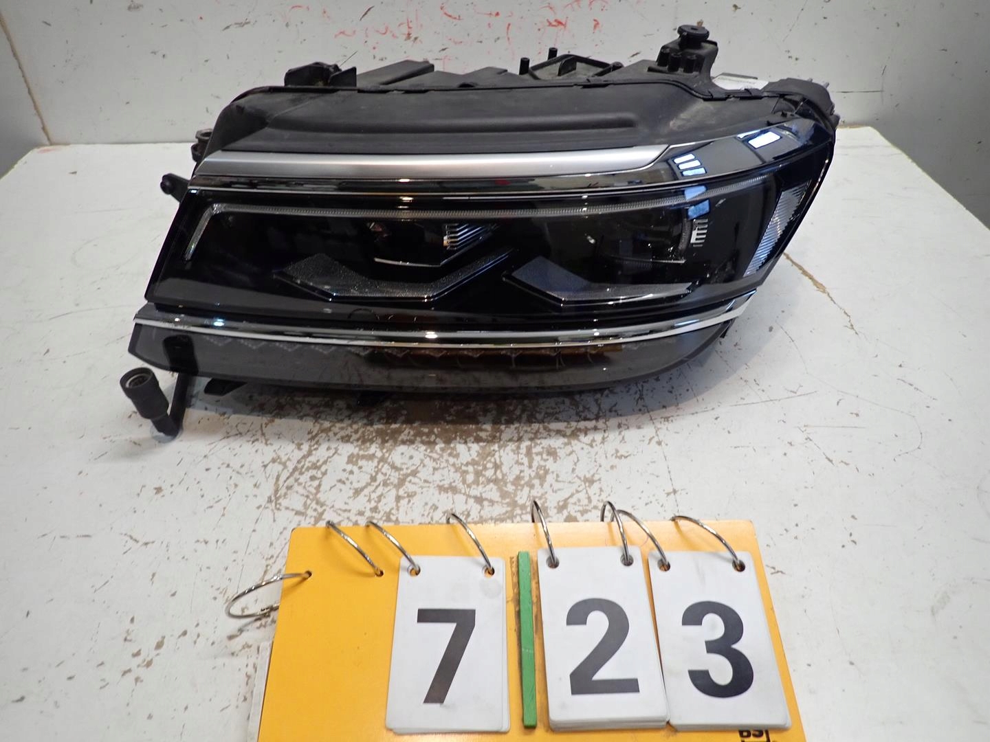 light front left VW TIGUAN II 2015- FULL LED