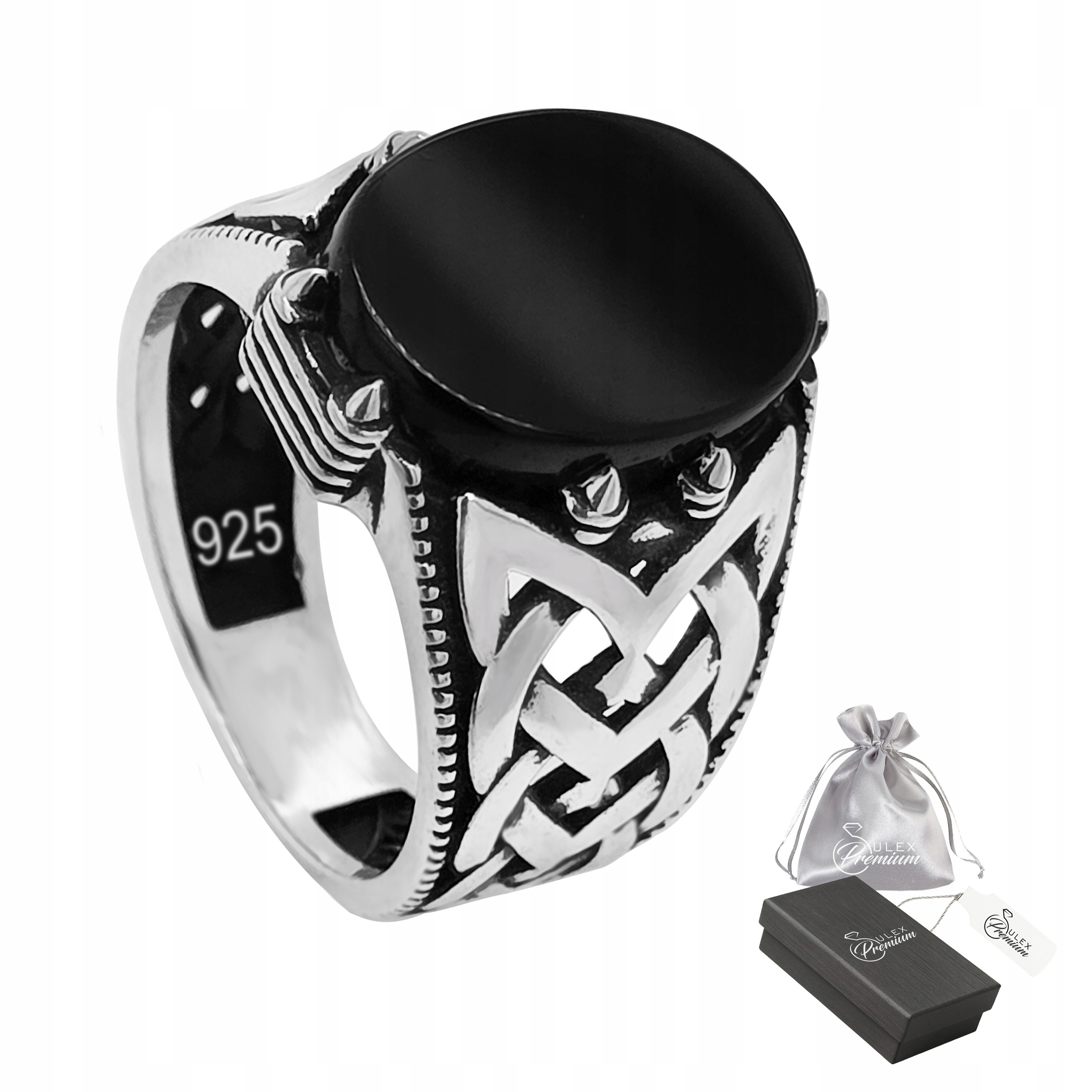 Stříbrný signet ryzost 925 Efektní keltský prsten s onyxem vel. 30