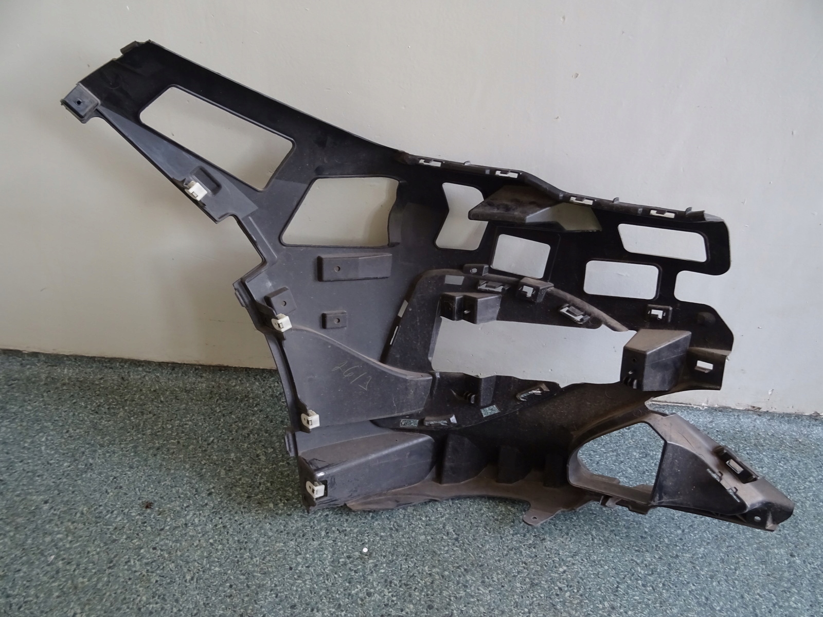 7474595 - BMW 2 F44 ковзне кріплення бампера передній лівий