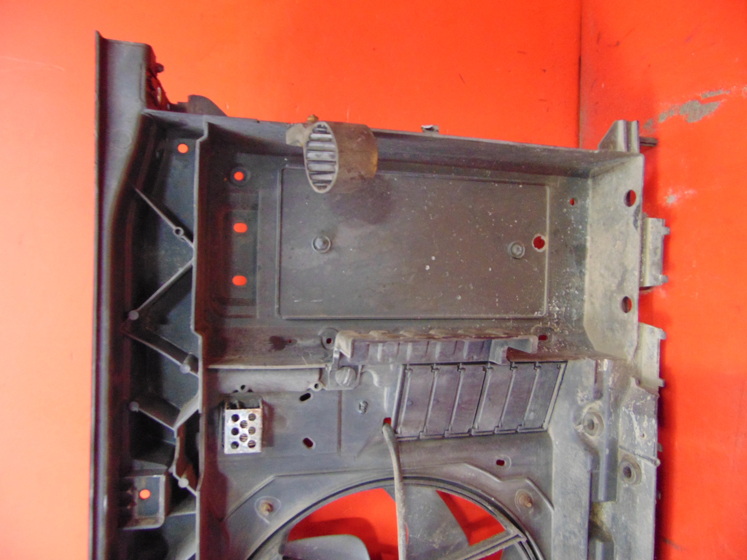 CITROEN C4 PICASSO and 1 1.6 VTI support panel for radiators fan