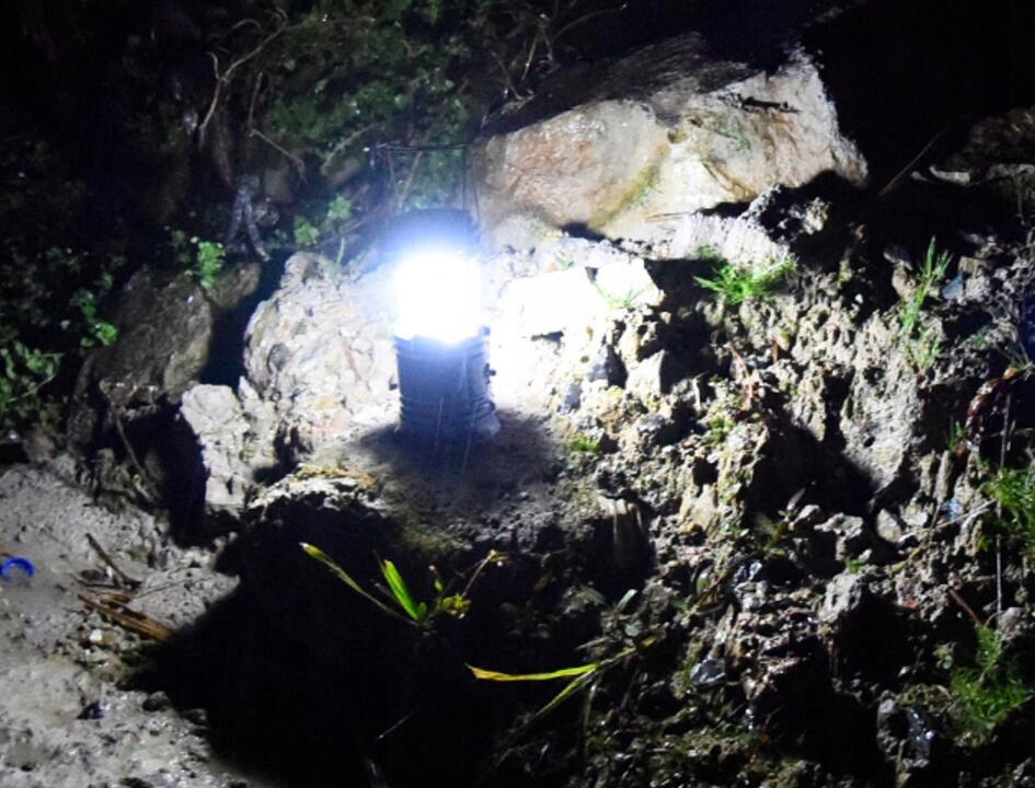 LAMPA TURYSTYCZNA SOLARNA LED AKUMULATOR SURVIVAL Moc 36 W