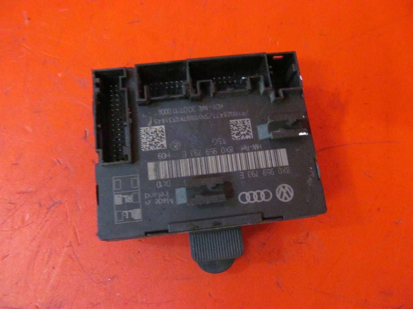 AUDI A1 S1 and 1 8X Q3 8U module control unit door left PRZO front 8X0959793E