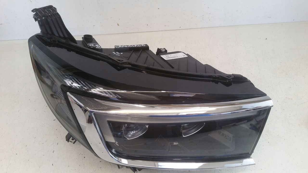 light front right full LED Opel Grandland X