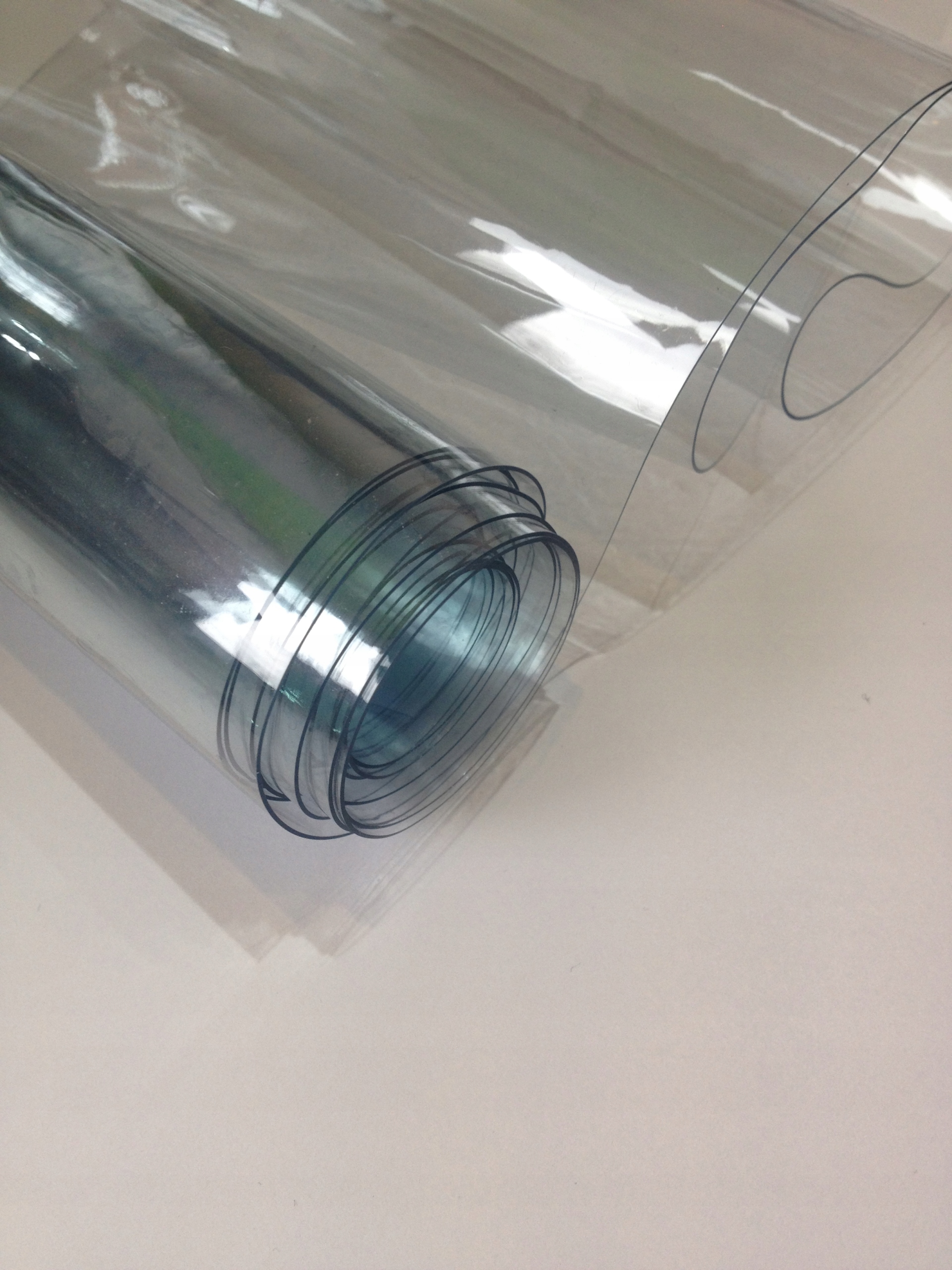 FOLIA PRZEZROCZYSTA PVC TRUDNOPALNA 0,6MM 140CM/MB (nie dotyczy) • Cena