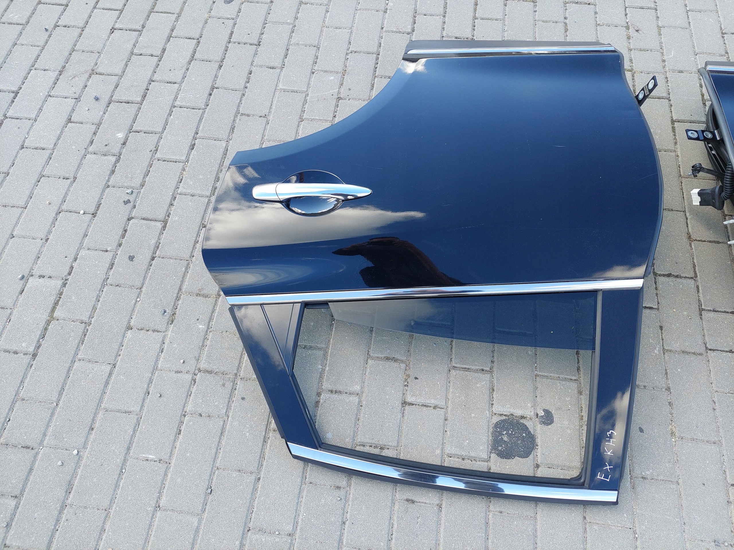 door rear part left right rear. left right INFINITI EX KH3