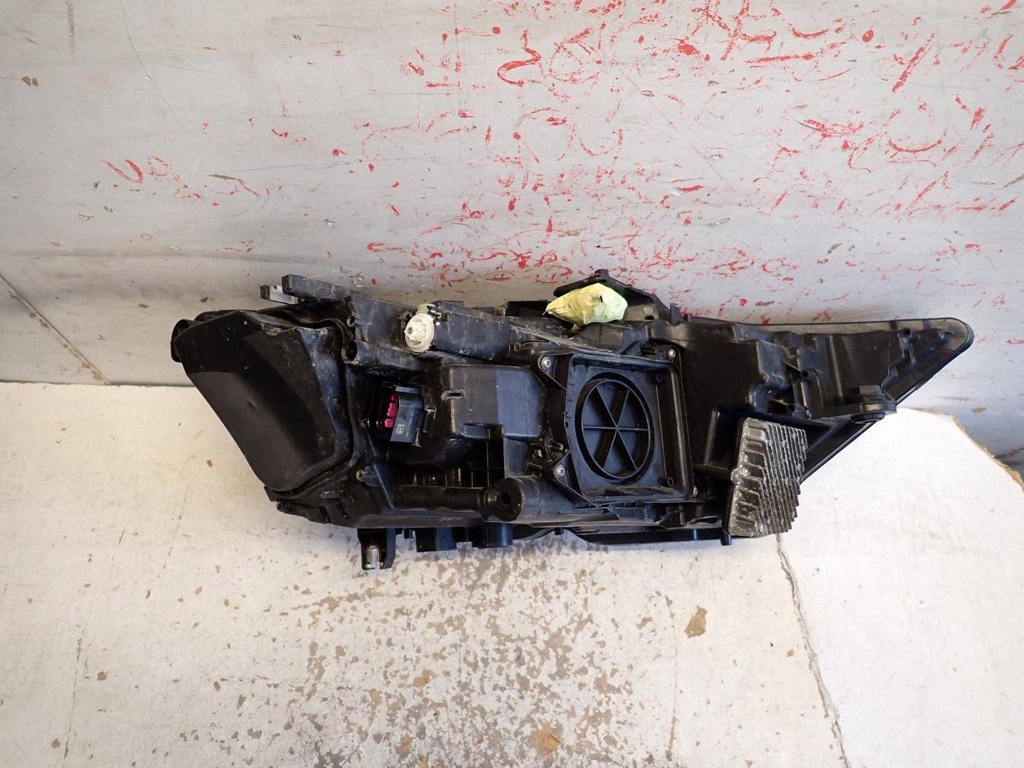 light front front left AUDI A6 C8 2018- FULL LED 4K0941033