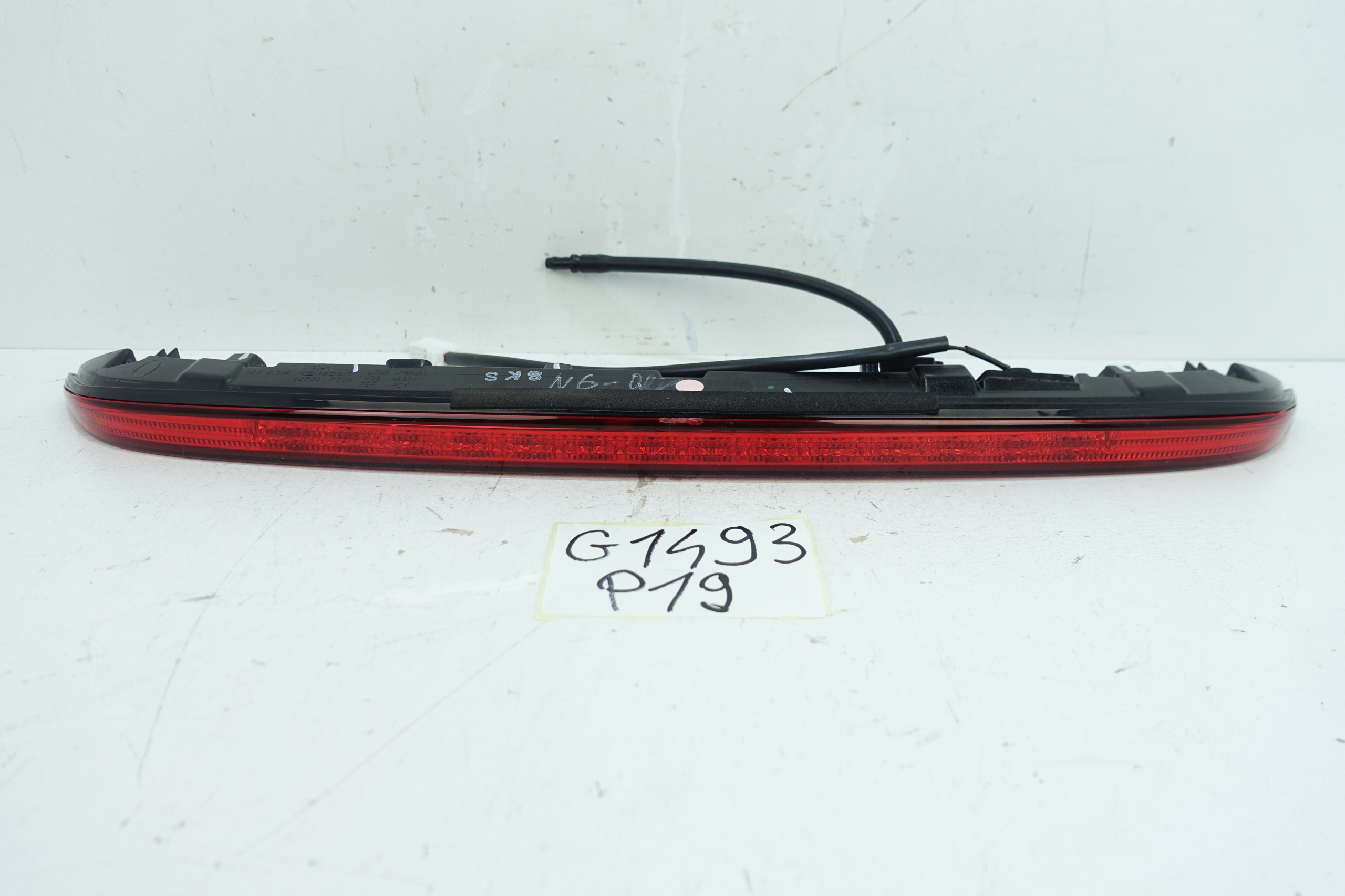 KIA XCEED 2019- TRZECIE light STOP 92700-J7300