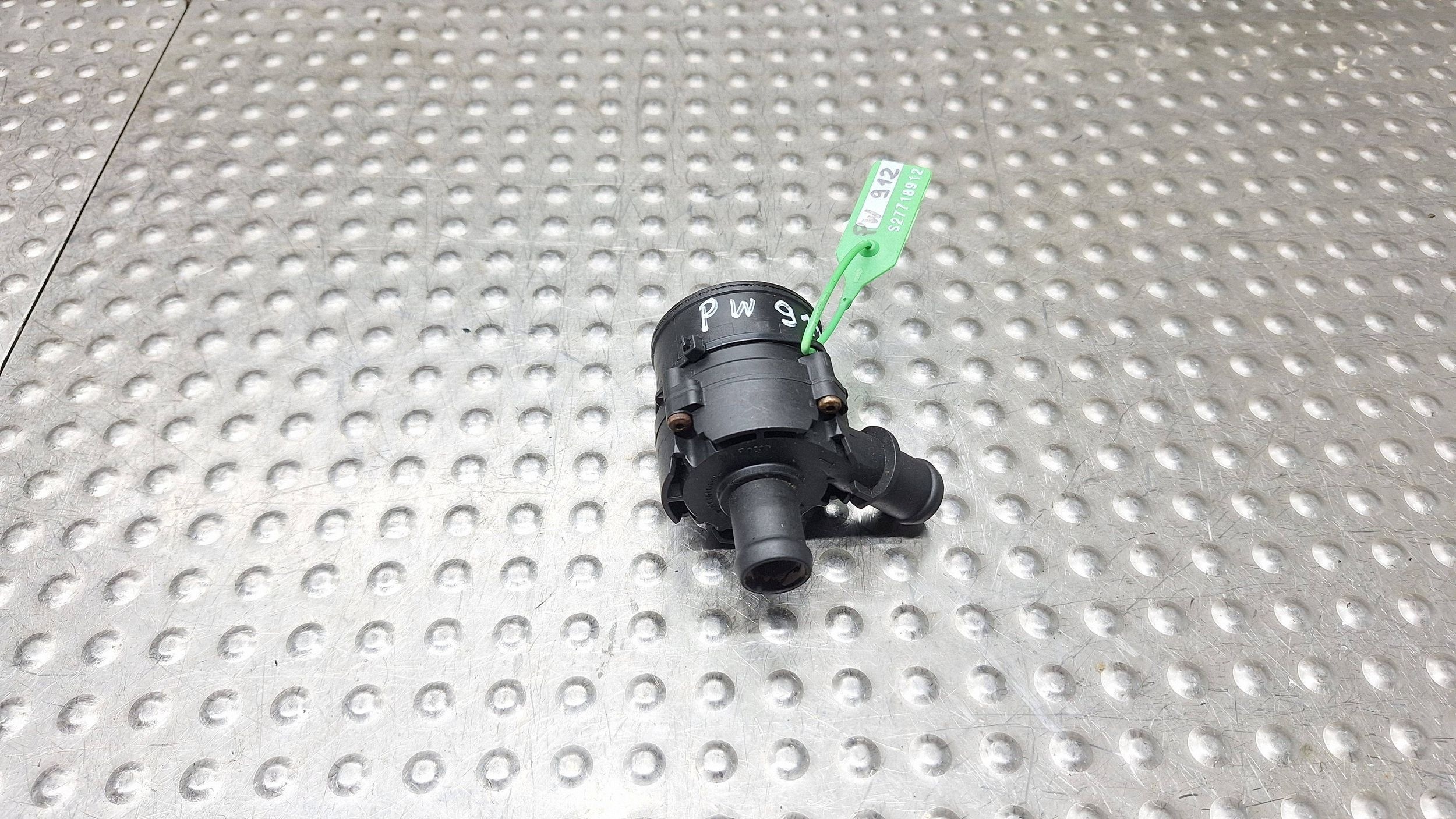 dodatna pumpa vode 5G0965567A AUDI A3 8V GOLF VII OCTAVIA III 2.0 TDI
