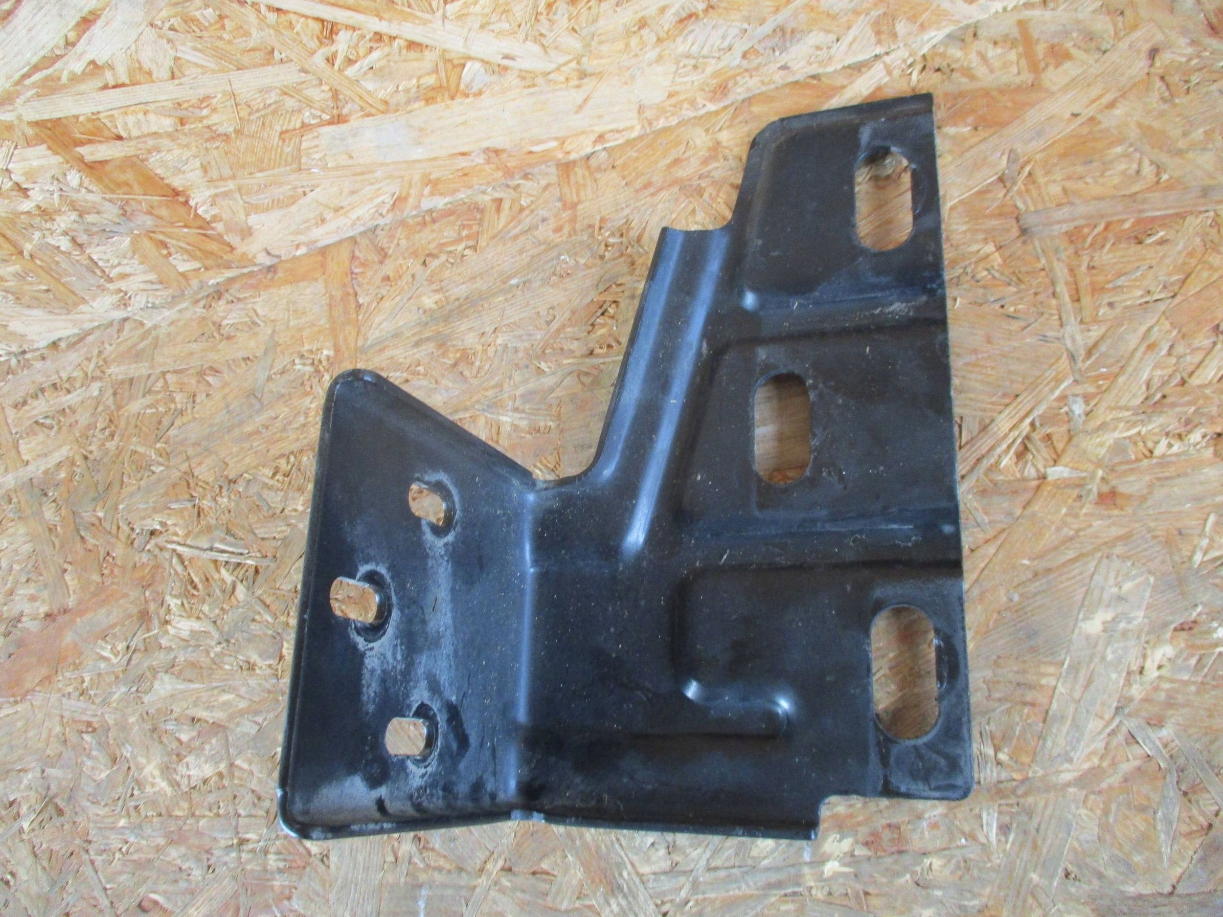 Console Support plaque Pare choc Avant IVECO DAILY 14
