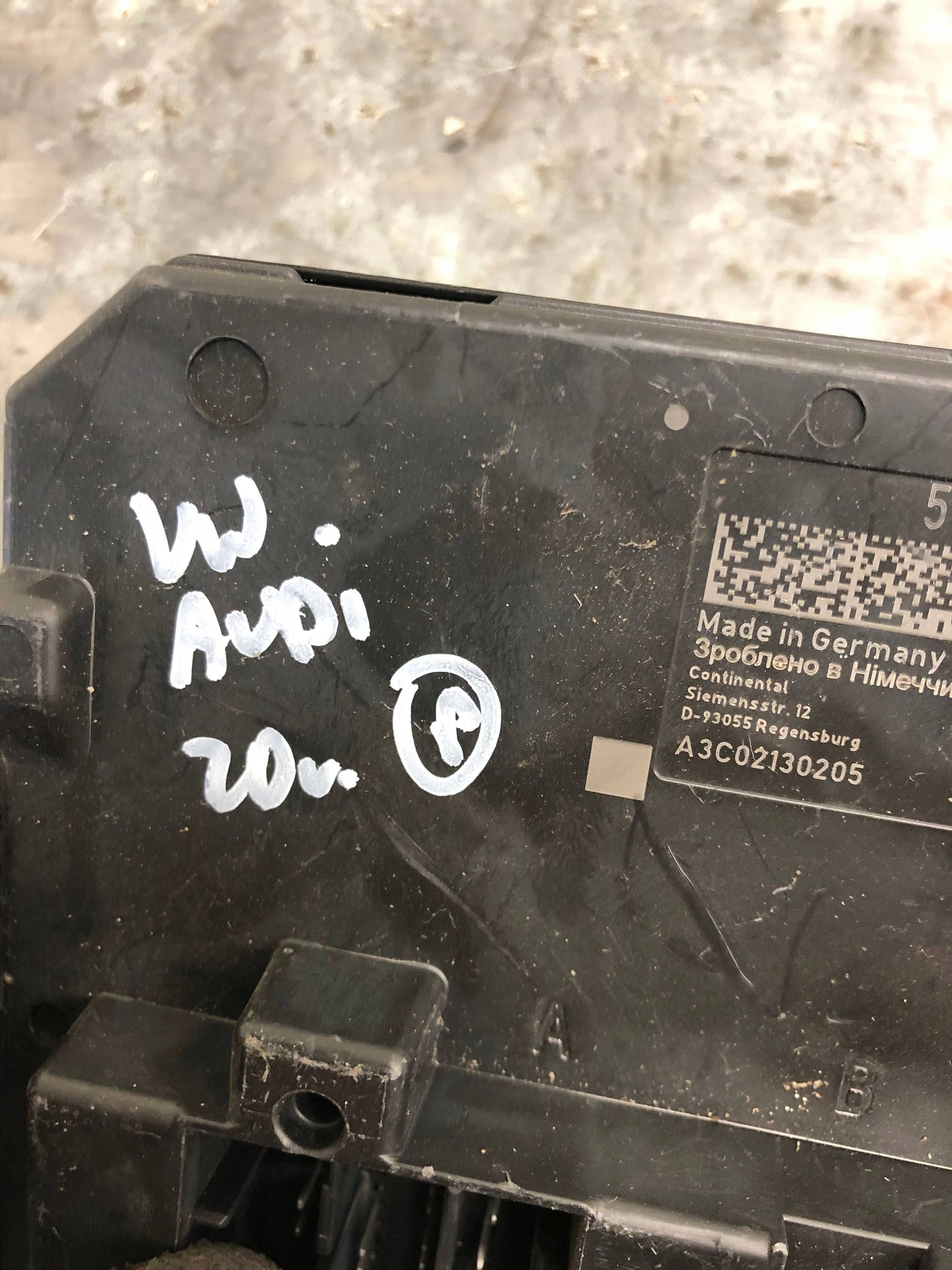 Unité commande confort VW AUDI 5Q0937084DL