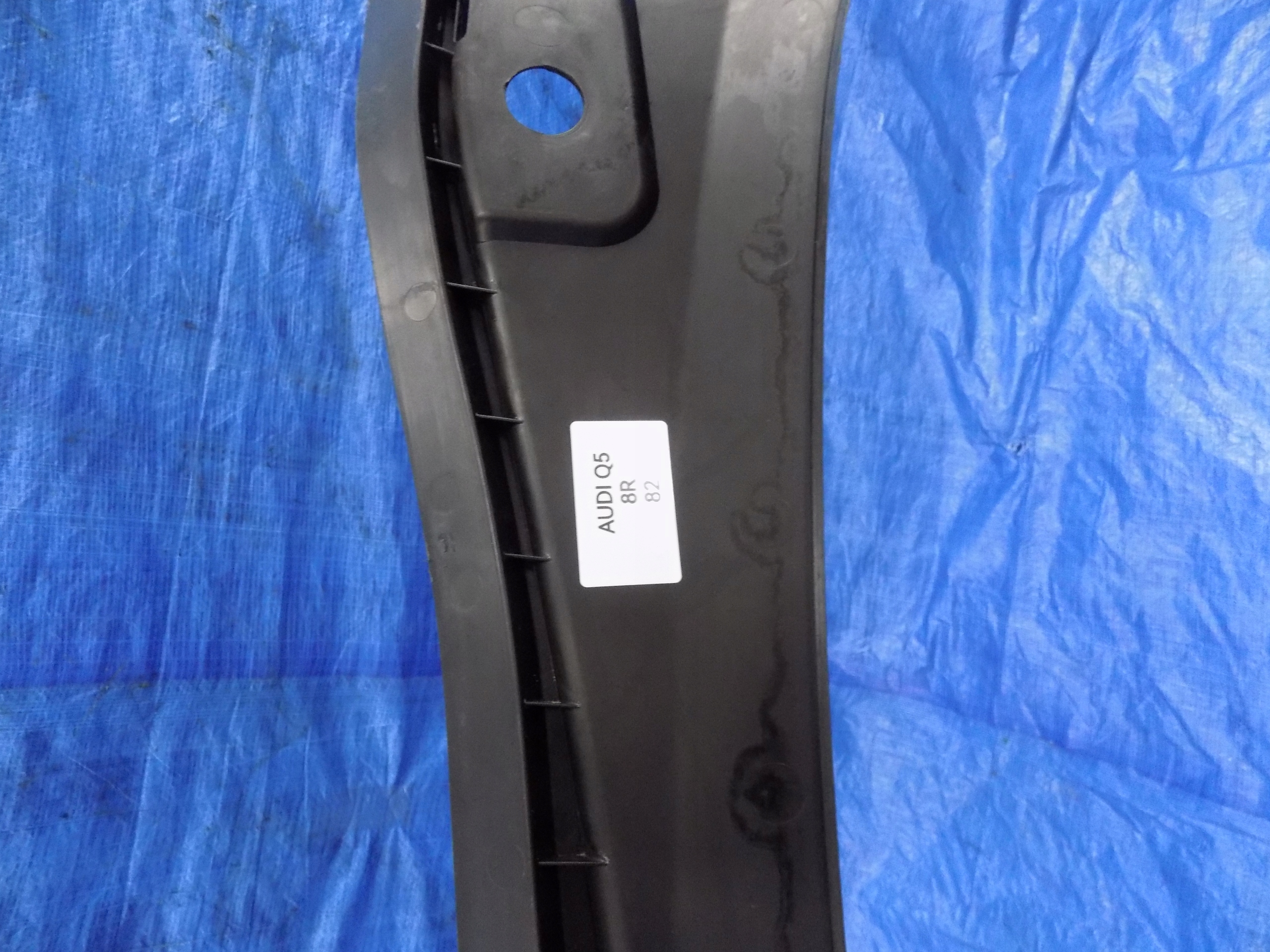 torpedo plastic AUDI Q5 8R 2,0TDI