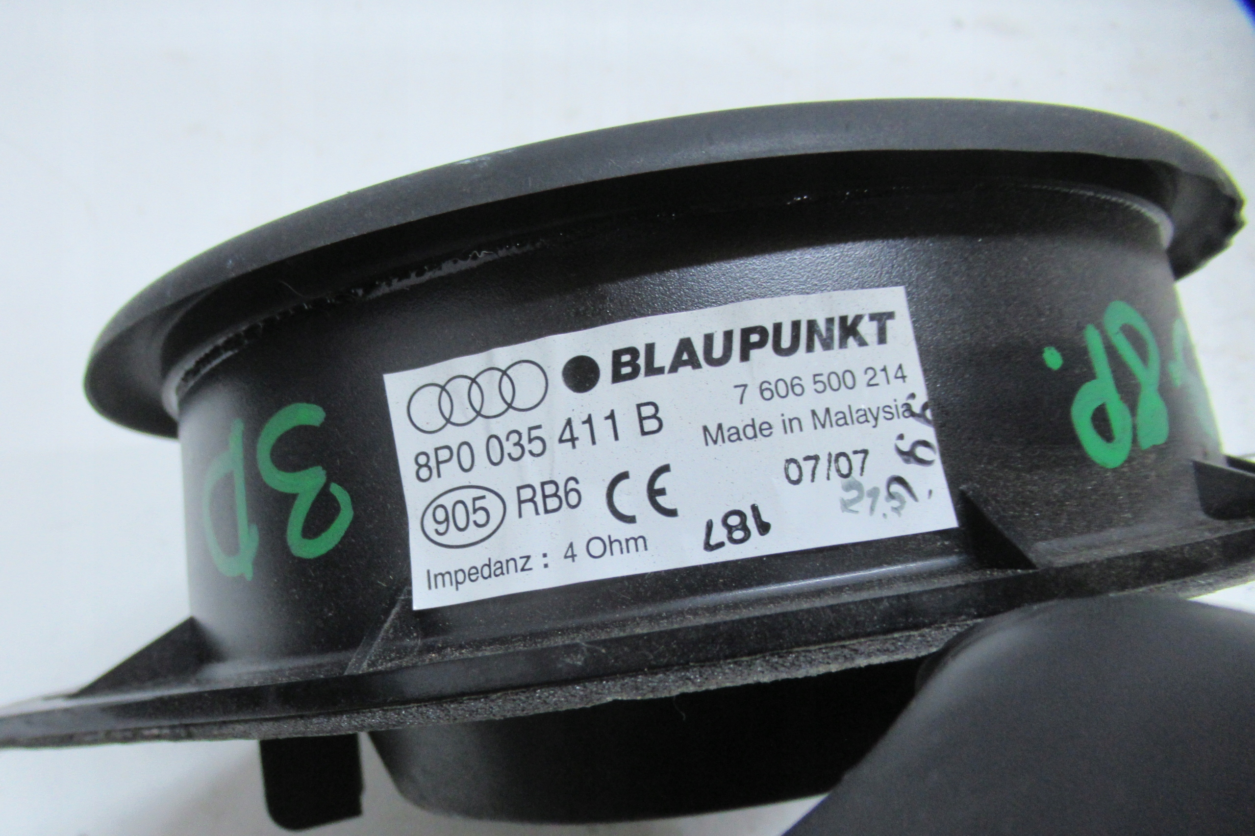 AUDI A3 8P 07R speaker door right rear part 8P0035411B