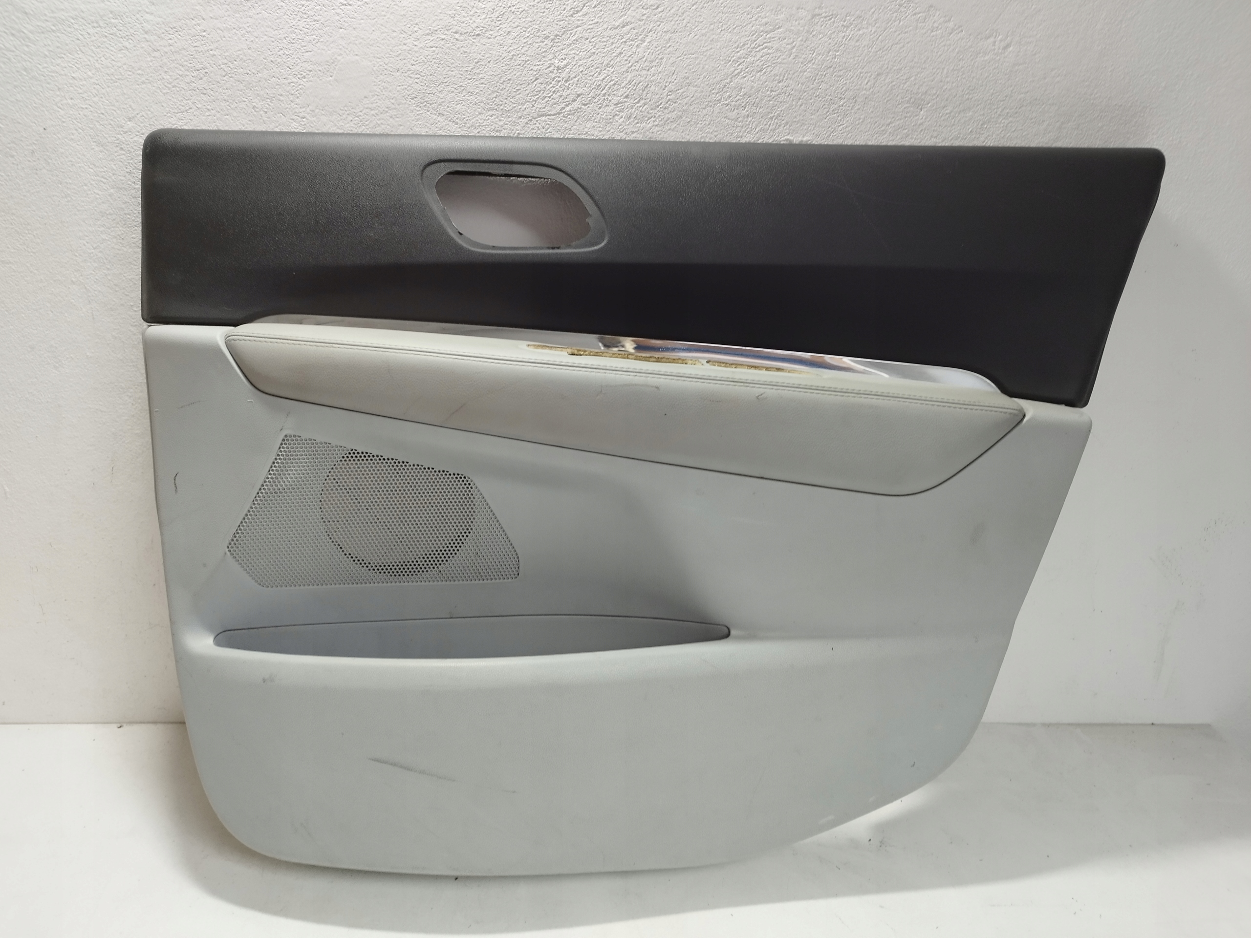 PEUGEOT 5008 TAPICERKA BOCZEK DRZWI PRAWY PRZÓD