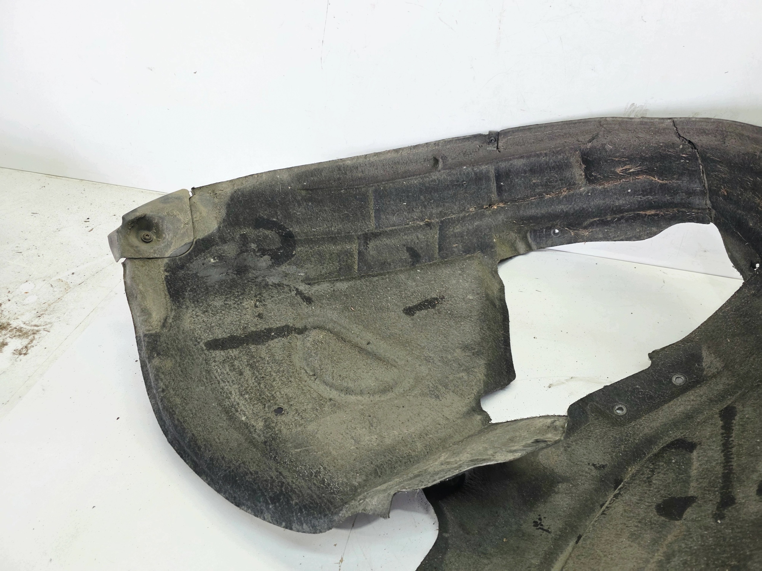 mudguard MATERIALOWE right front AUDI A6 C6 LIFT 3/26