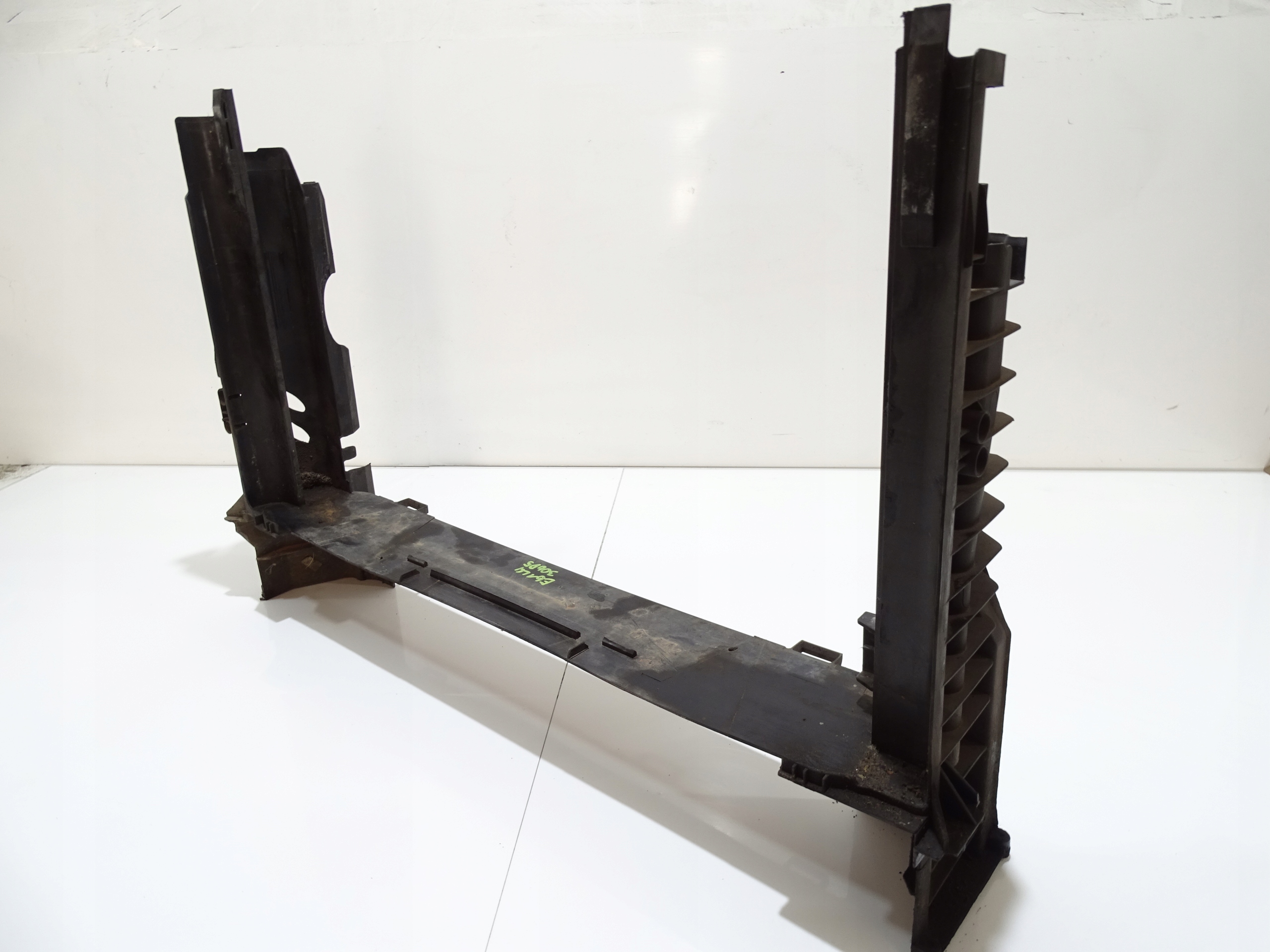 Boîte Châssis Radiateur BMW E60 E61 306D5 3.0D 7791179