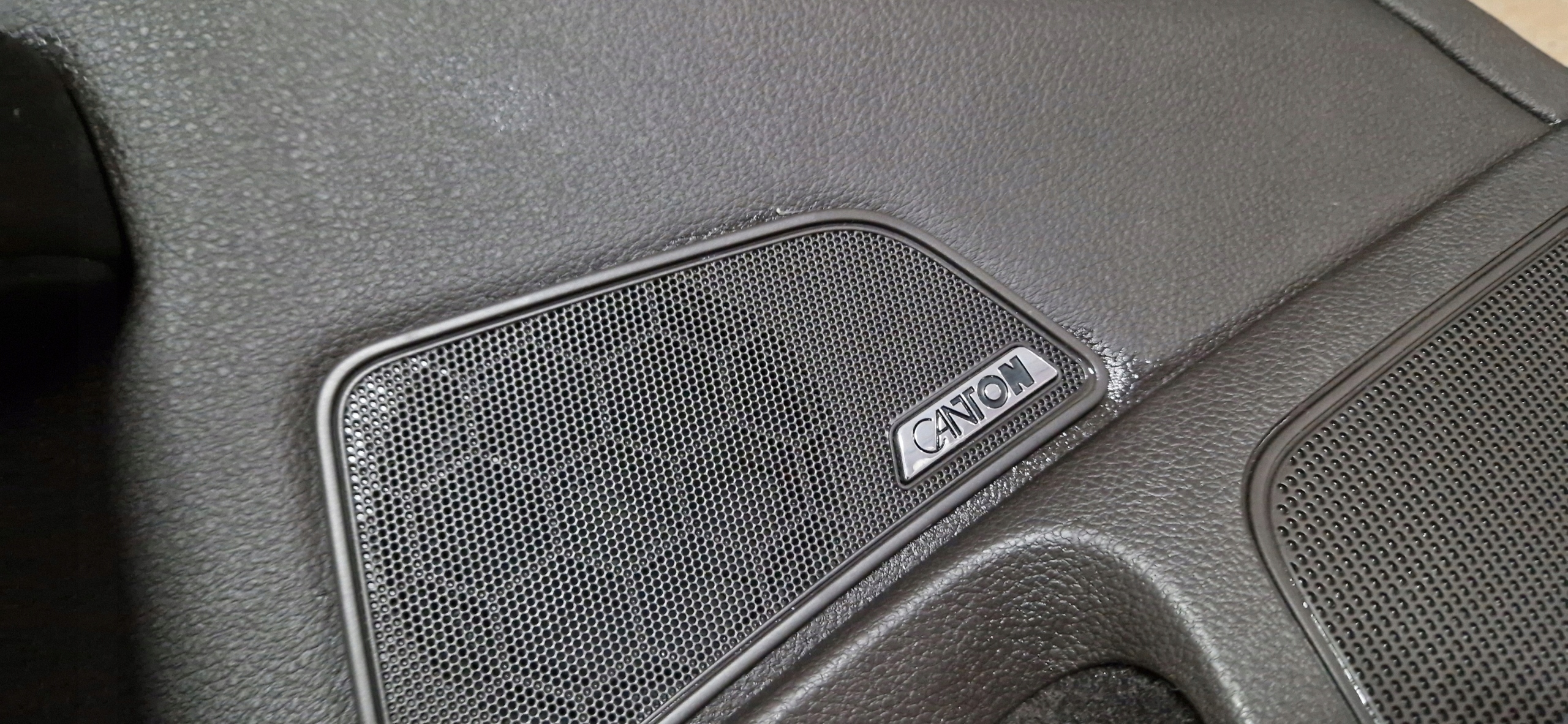 side SKODA SUPERB III KOMBI CANTON LED BRAZOWE