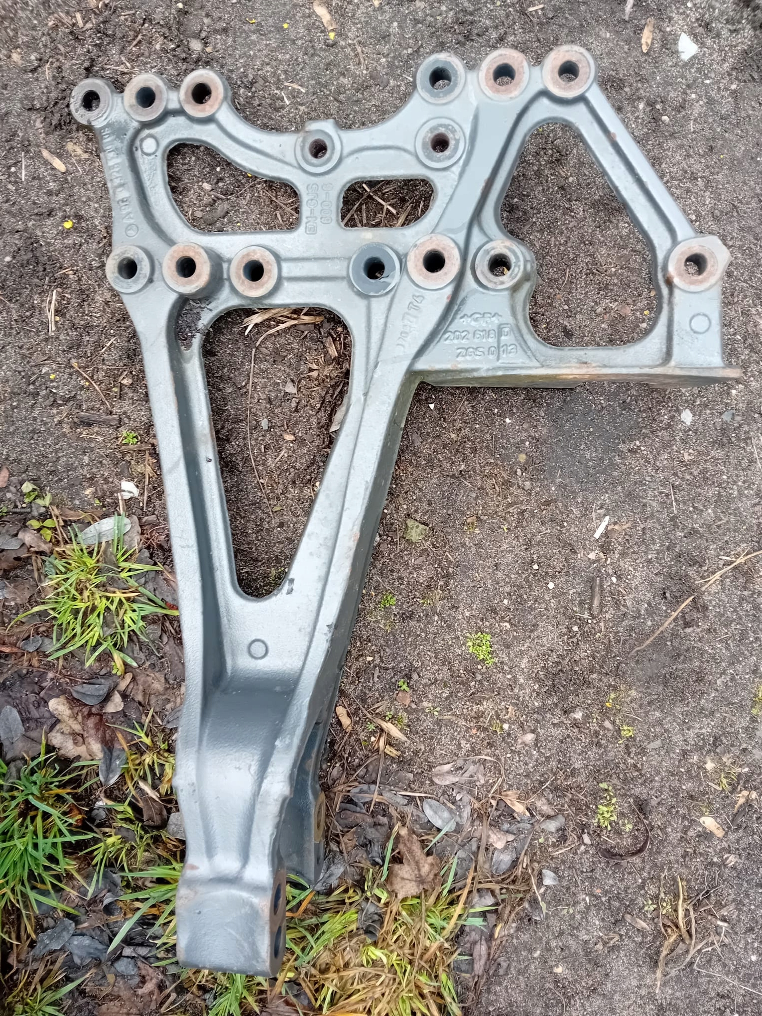 MOCOWANIE WSPORNIK ŁAPA MERCEDES ACTROS MP4