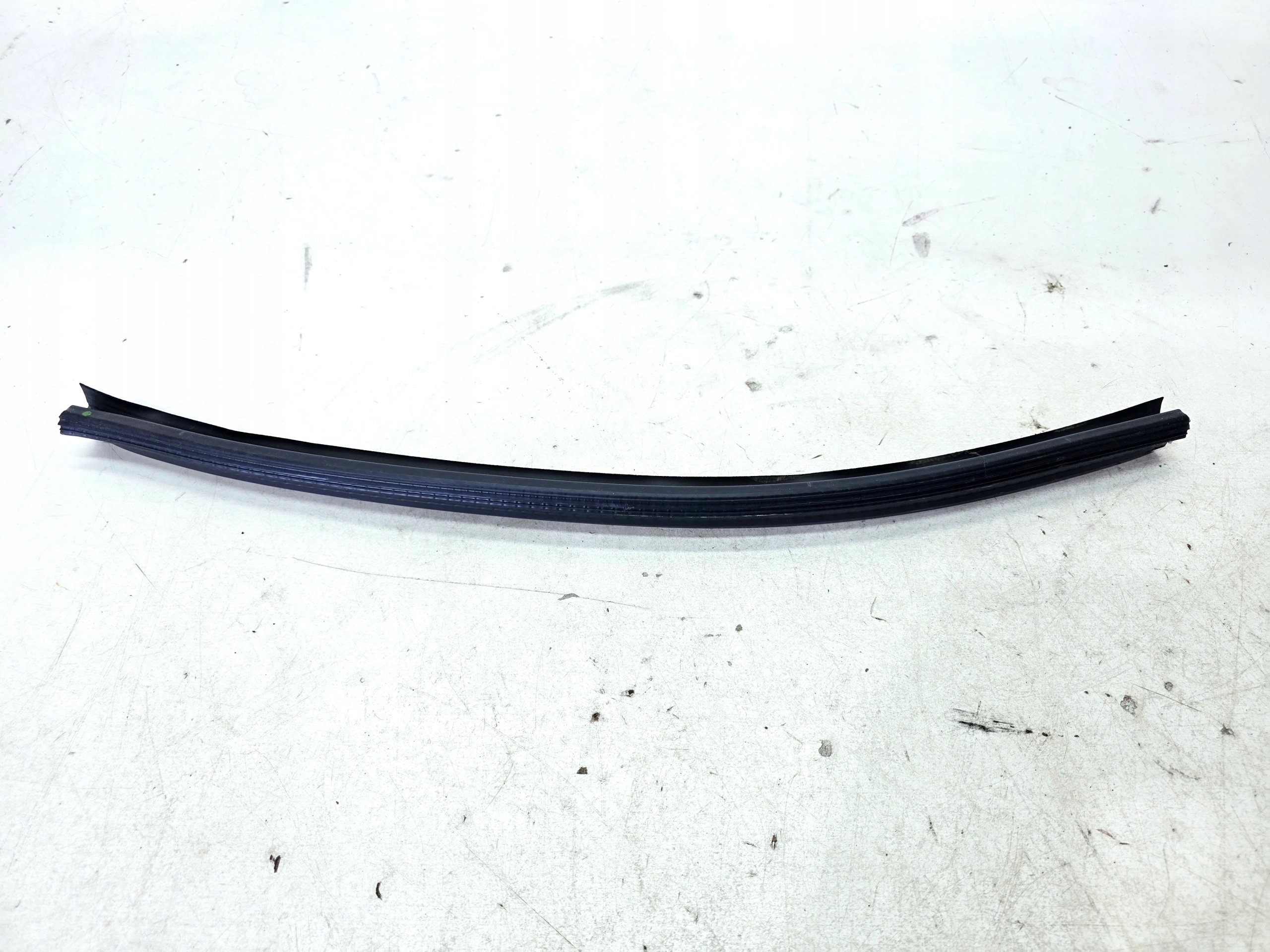 gasket dust SZYBE inner right rear part AUDI Q4 E-TRON 89A839480