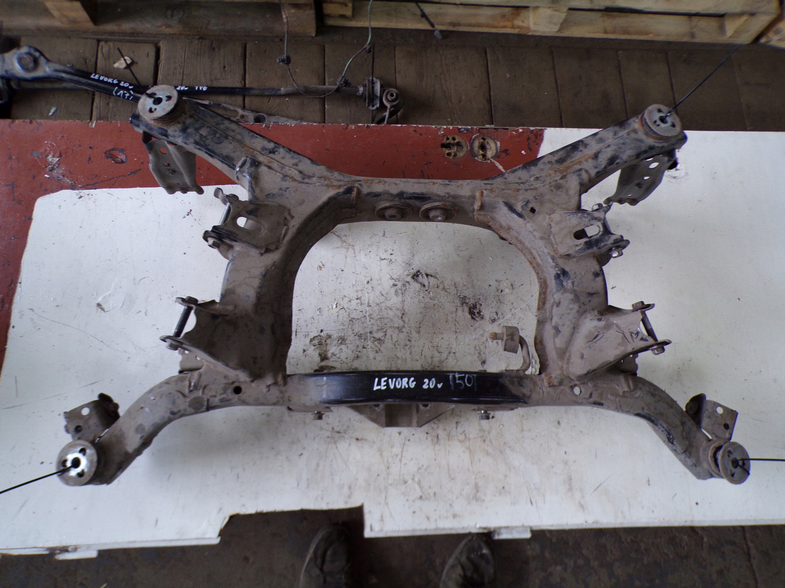 SUBARU LEVORG 2020 BELKA ZAWIESZENIA TYLNEGO SANKI