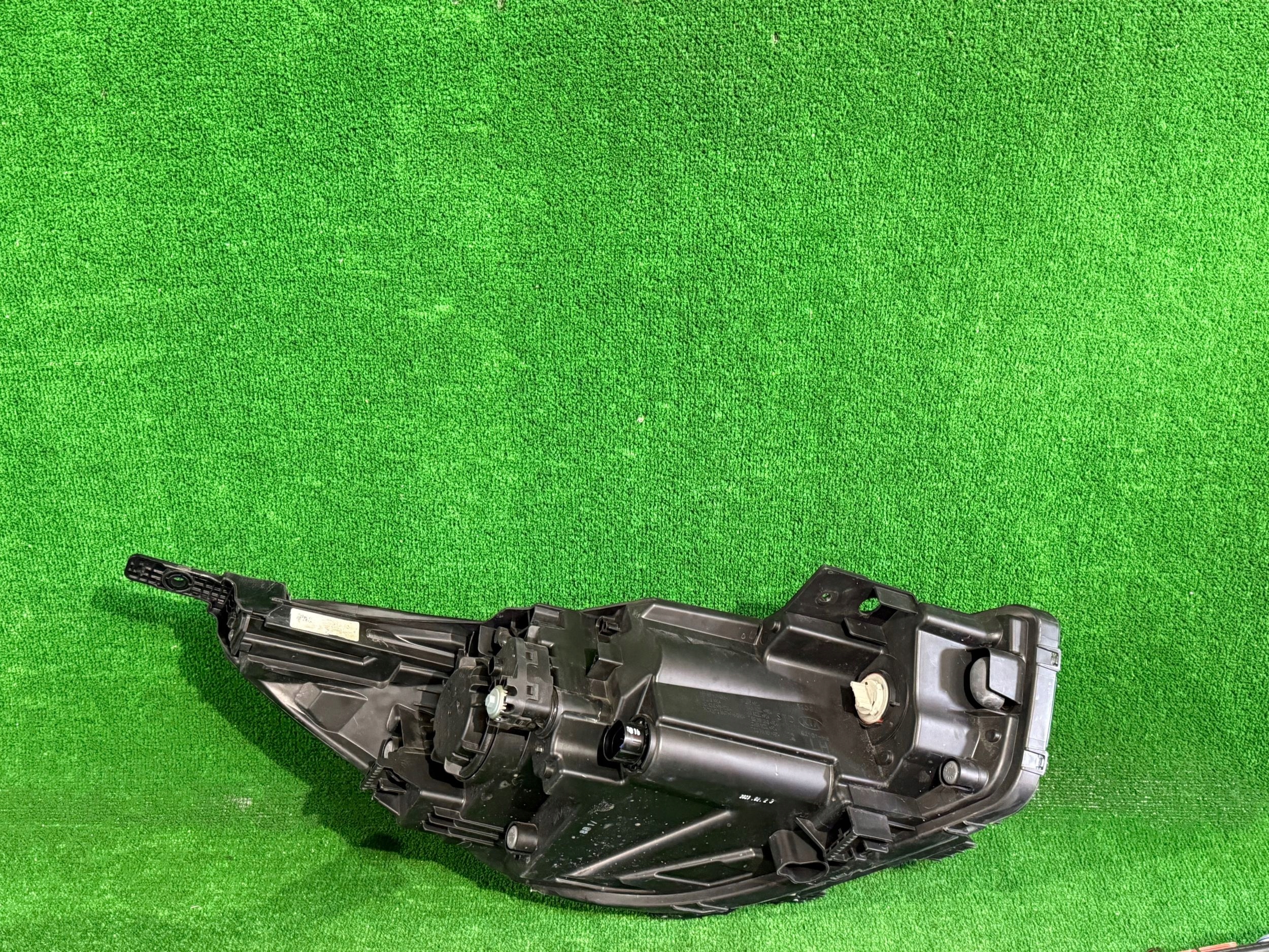 REFLEKTOR Gauche KIA RIO IV nr:358
