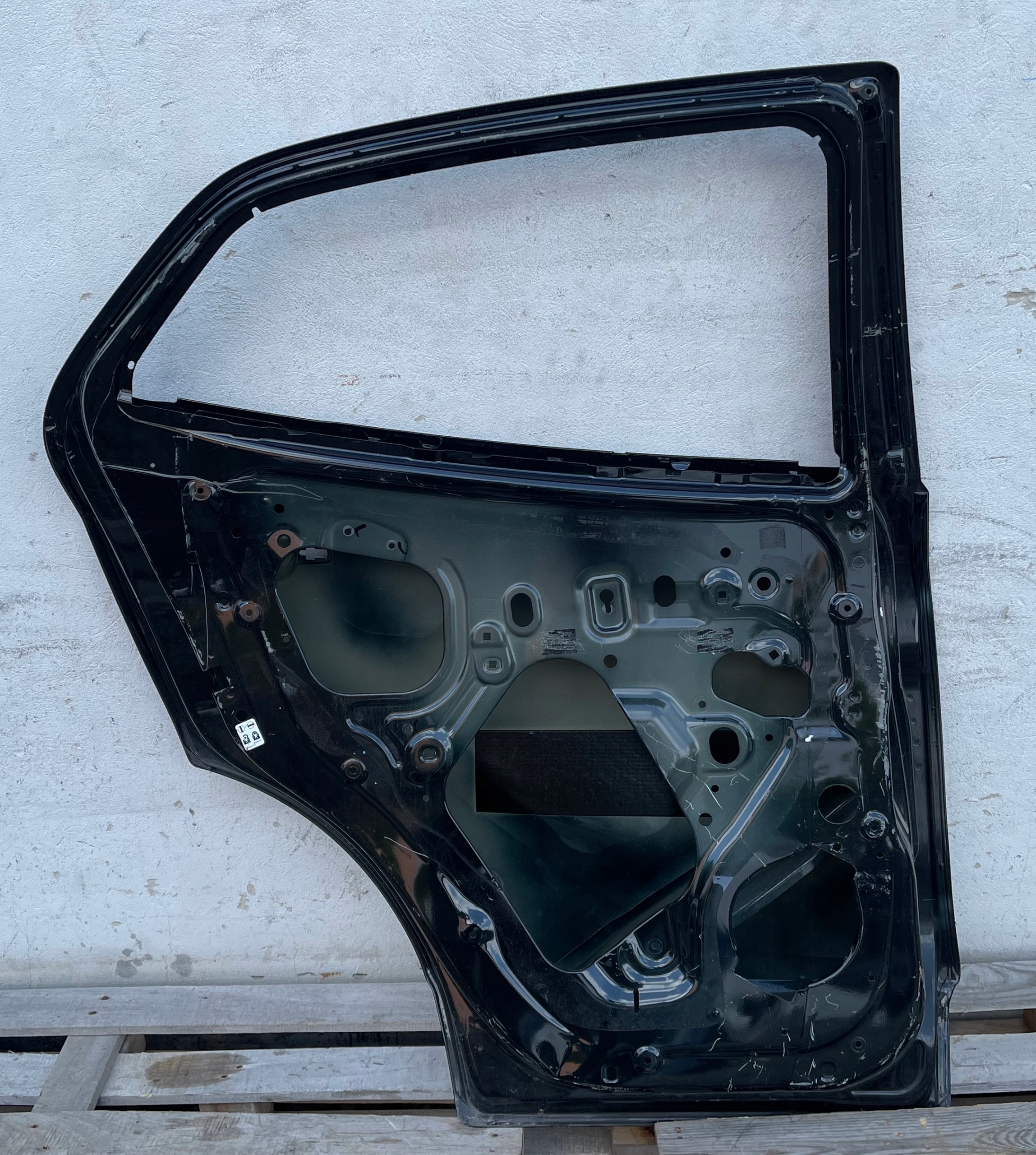 OPEL MOKKA A and door left rear part rear.