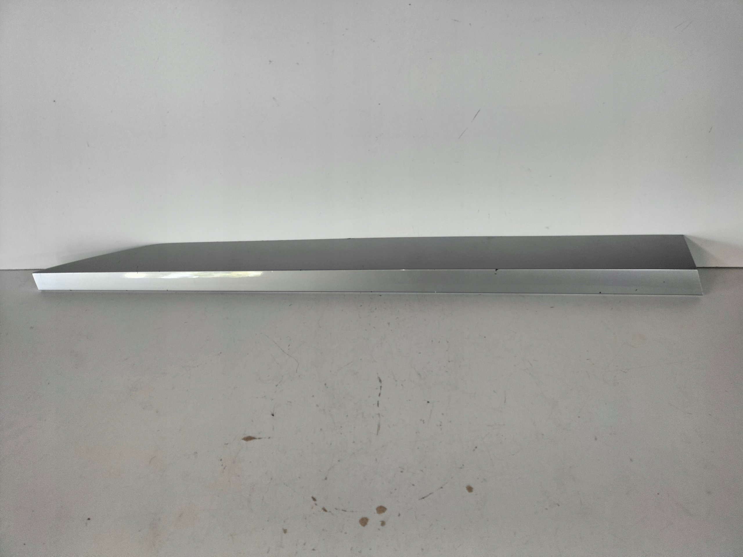 moulding door front left SKODA SUPERB III 15