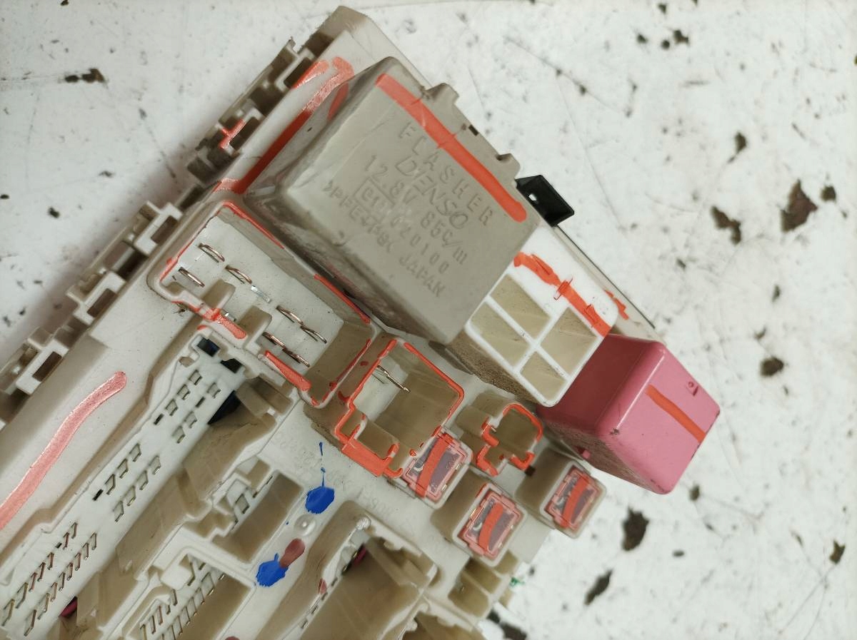 Module fusibles Module 82730-02150A 2.0 D Toyota Auris et (2006-2012)