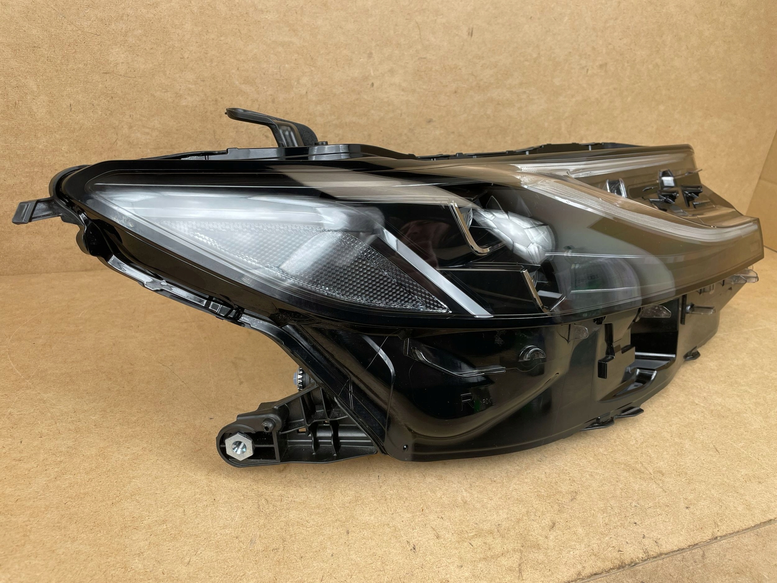 light REFLEKTOR right front right front TOYOTA CAMRY IX 9 24- 8114033N60
