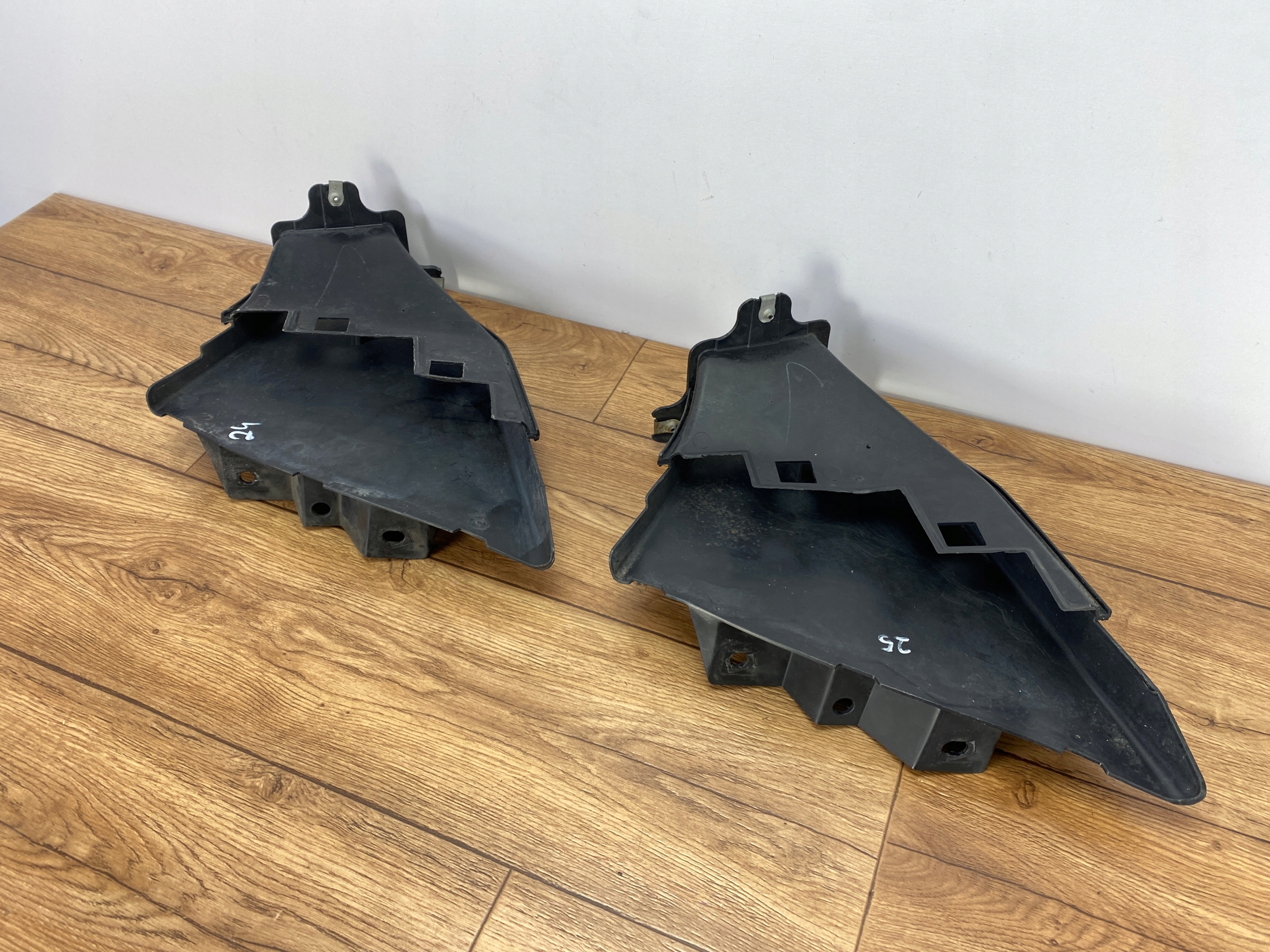 intake air drain brake right Dodge Charger 2015+ USA