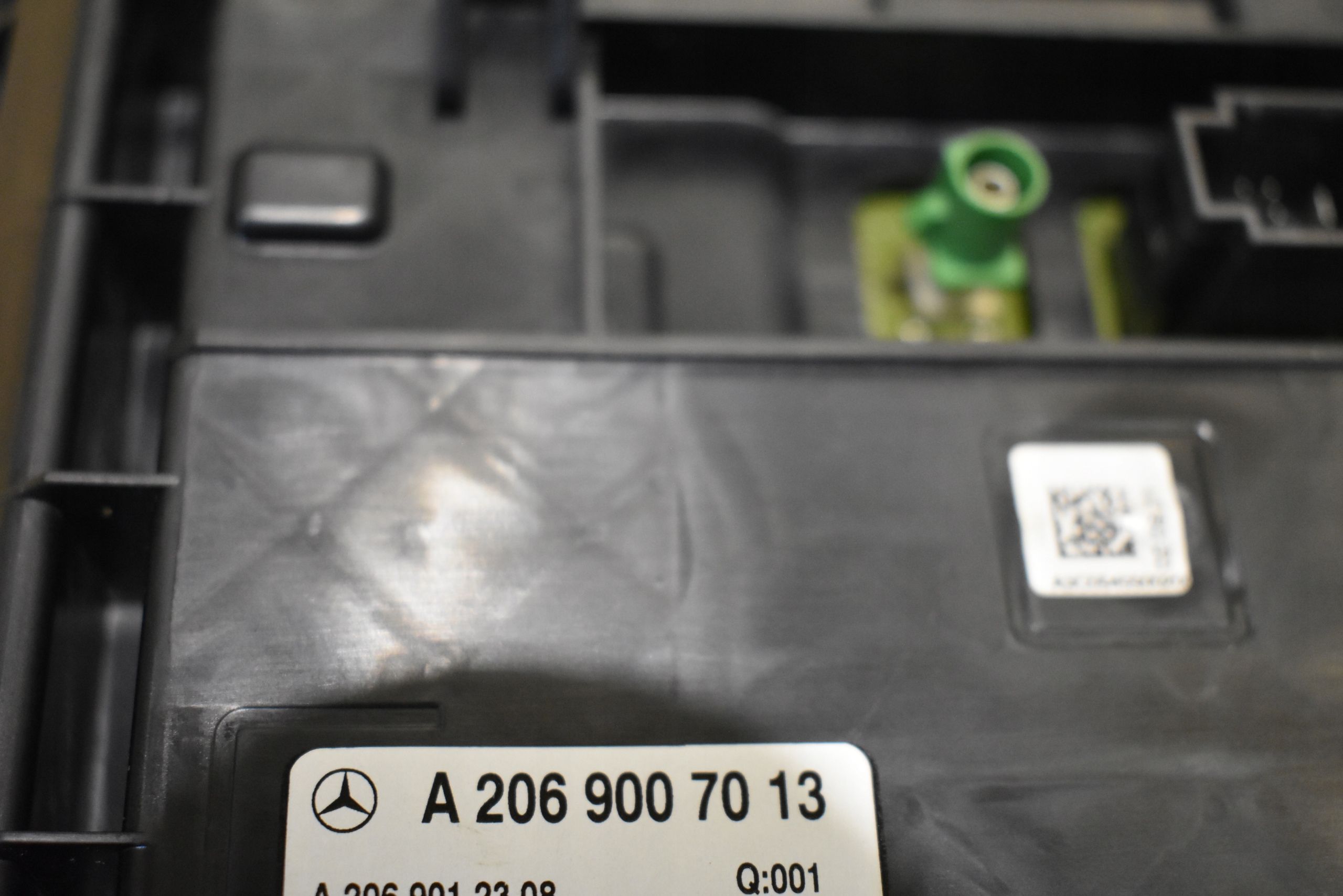 IDEALNY EKRAN display LCD MERCEDES W206 1