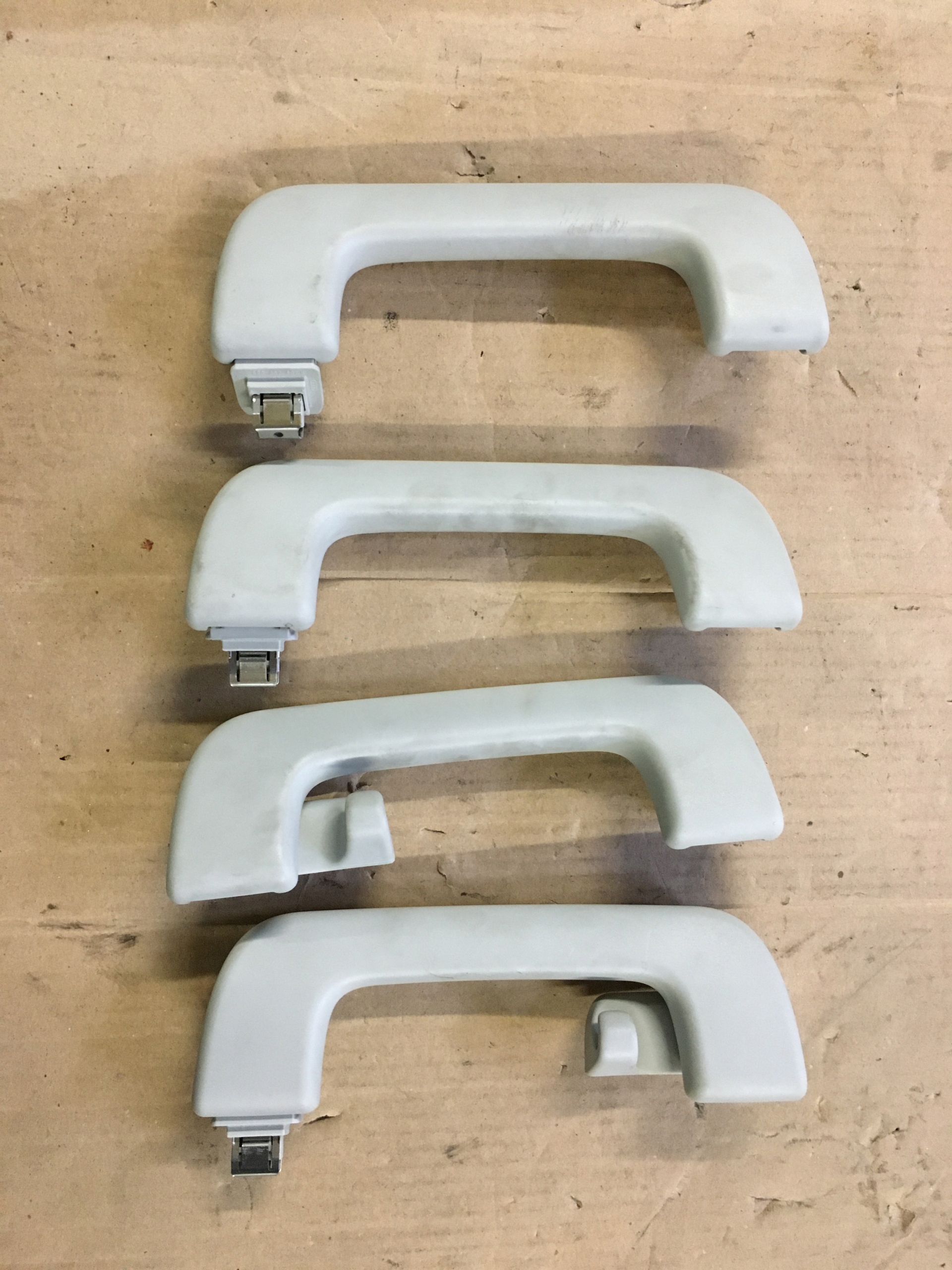 8R0857607H 8R0857608D - Ручки потолка в сборе Audi A4 B8