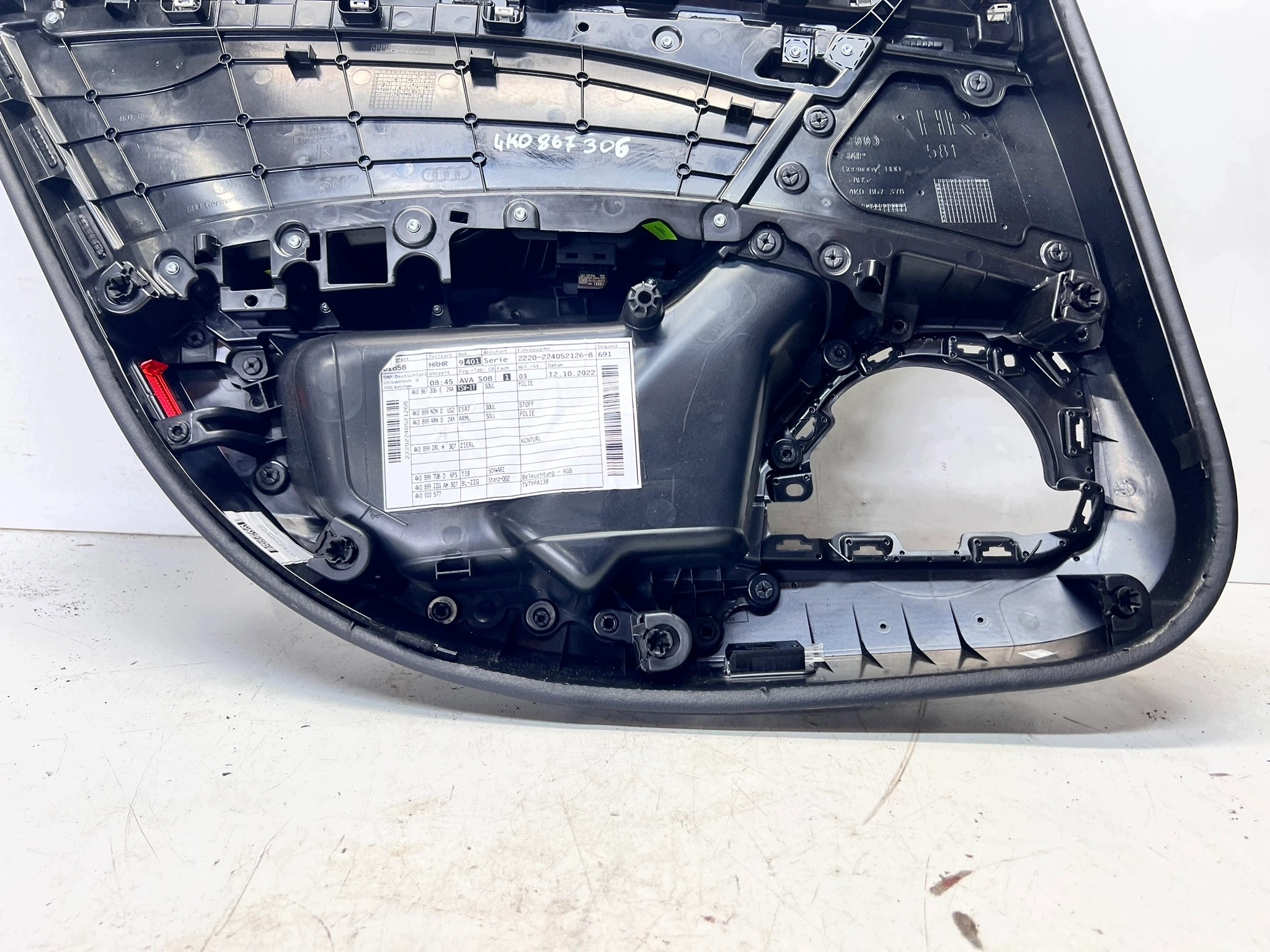 side door right rear part AUDI A6 C8 4K0867306E QQ2