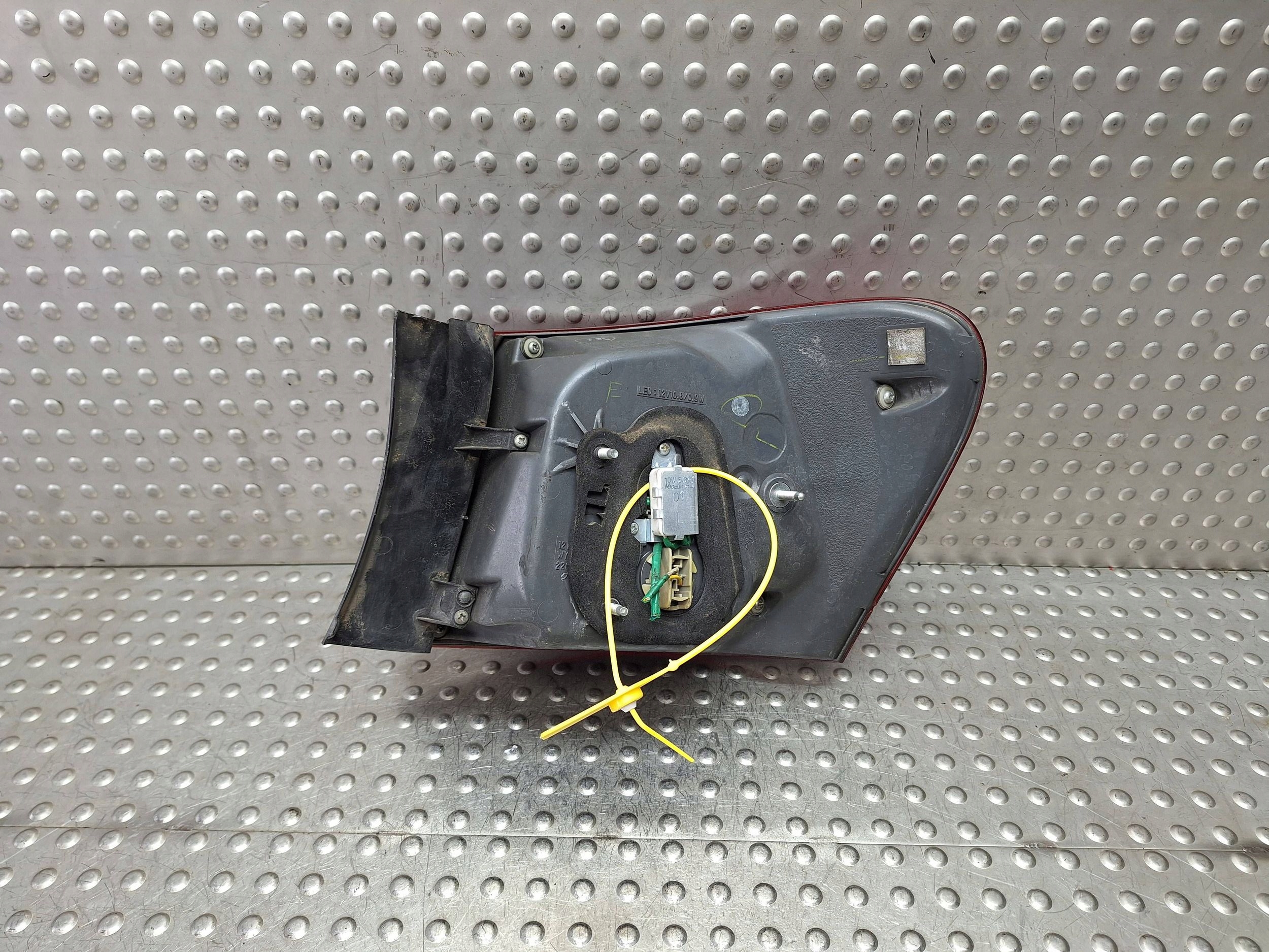light rear part left LEXUS GS LED 05-12