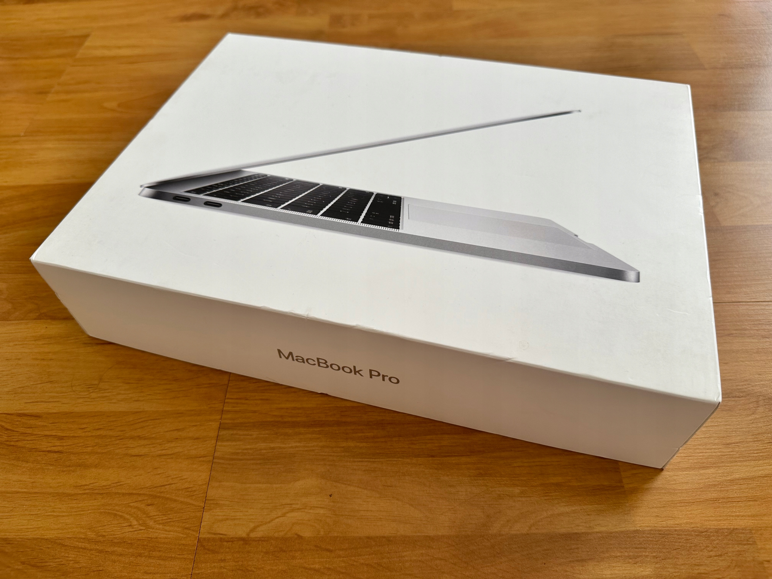 【美品】MacBook Pro 13_2017 i5/8GB/128GB_SV Macbook Pro 13