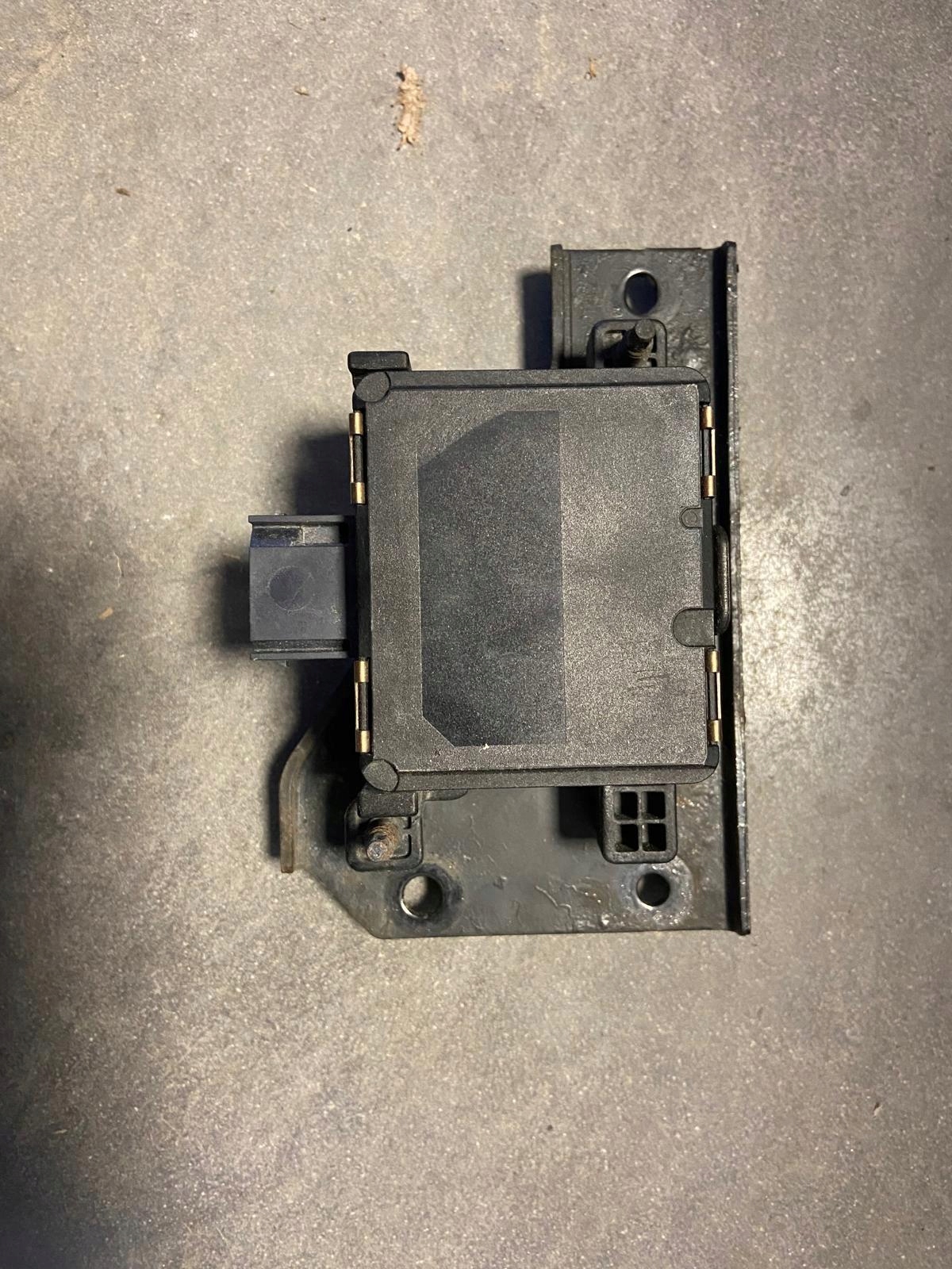 KIA PICANTO III 20- RADAR SENSOR DISTRONIC Z UCHWYTEM 9110G6000