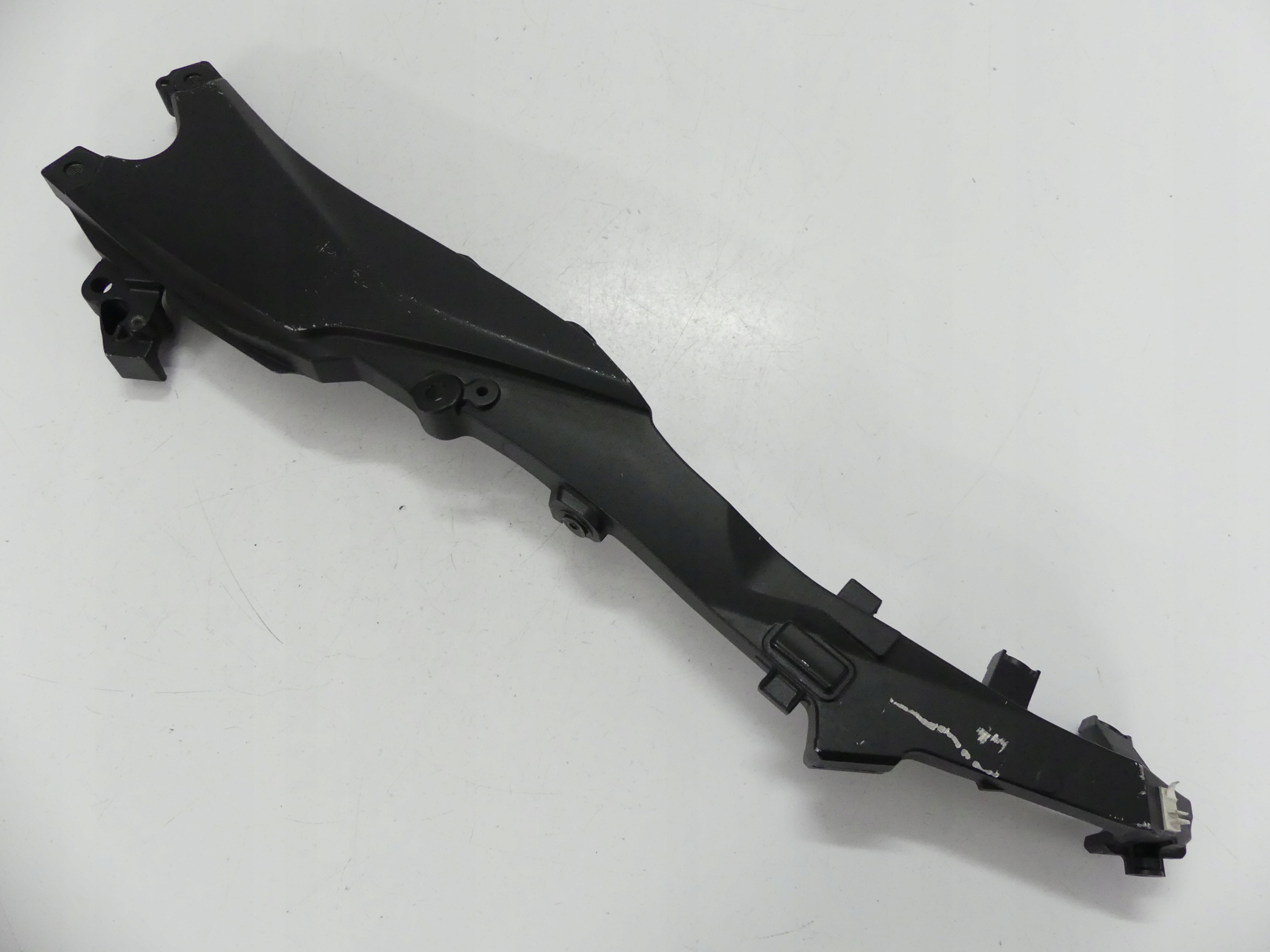 21627 - . Стійка p рама хвіст SUZUKI GSXR 600 750 L1 11 +