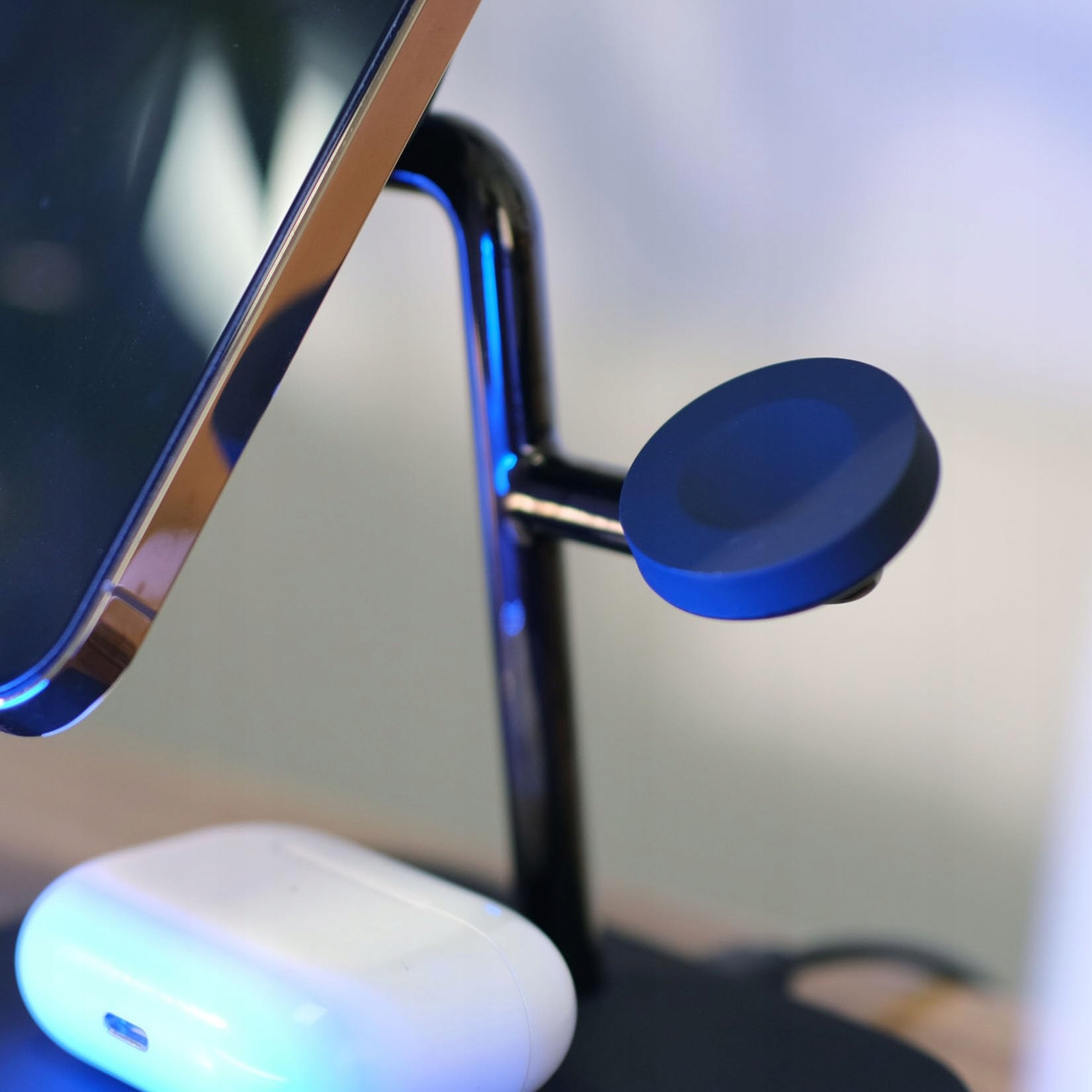 BOARAINO Stacja Magnetyczna Ładowarka 3w1 Do iPhone Apple Watch AirPods — miniatura 8
