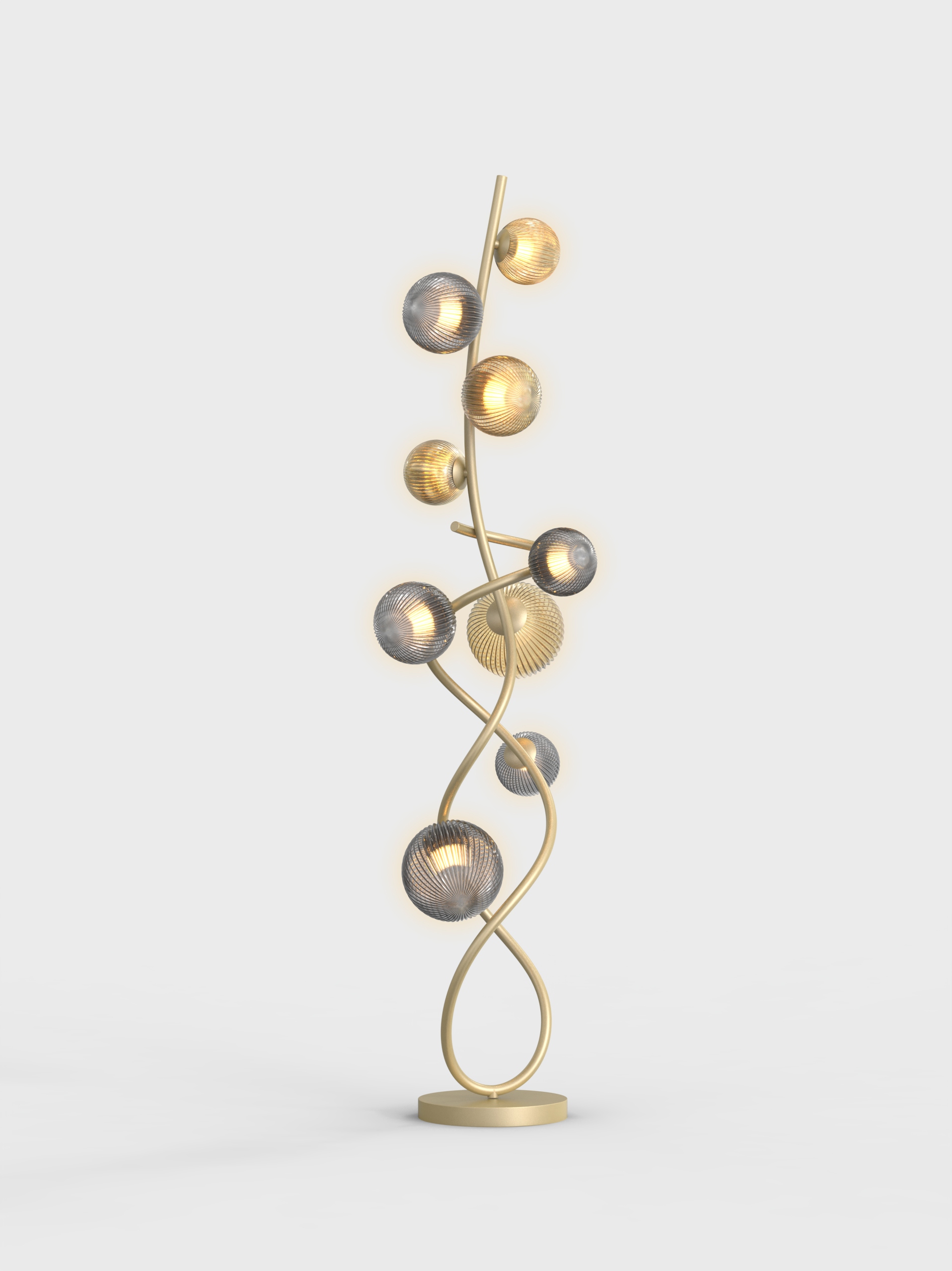 Podlahová lampa Metz v zlatom prevedení s jantárovými tienidlami