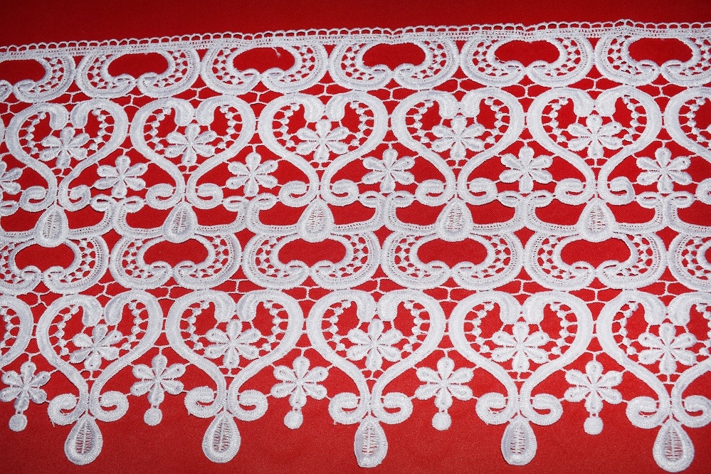 

Gipiura koronka Biała 30 cm wzór 3475