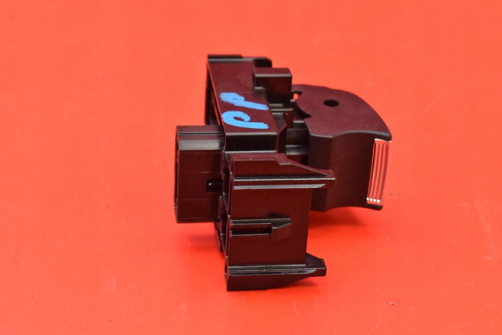 switch lifting windows right front TOYOTA YARIS 4 IV GR 3D HB 20-21