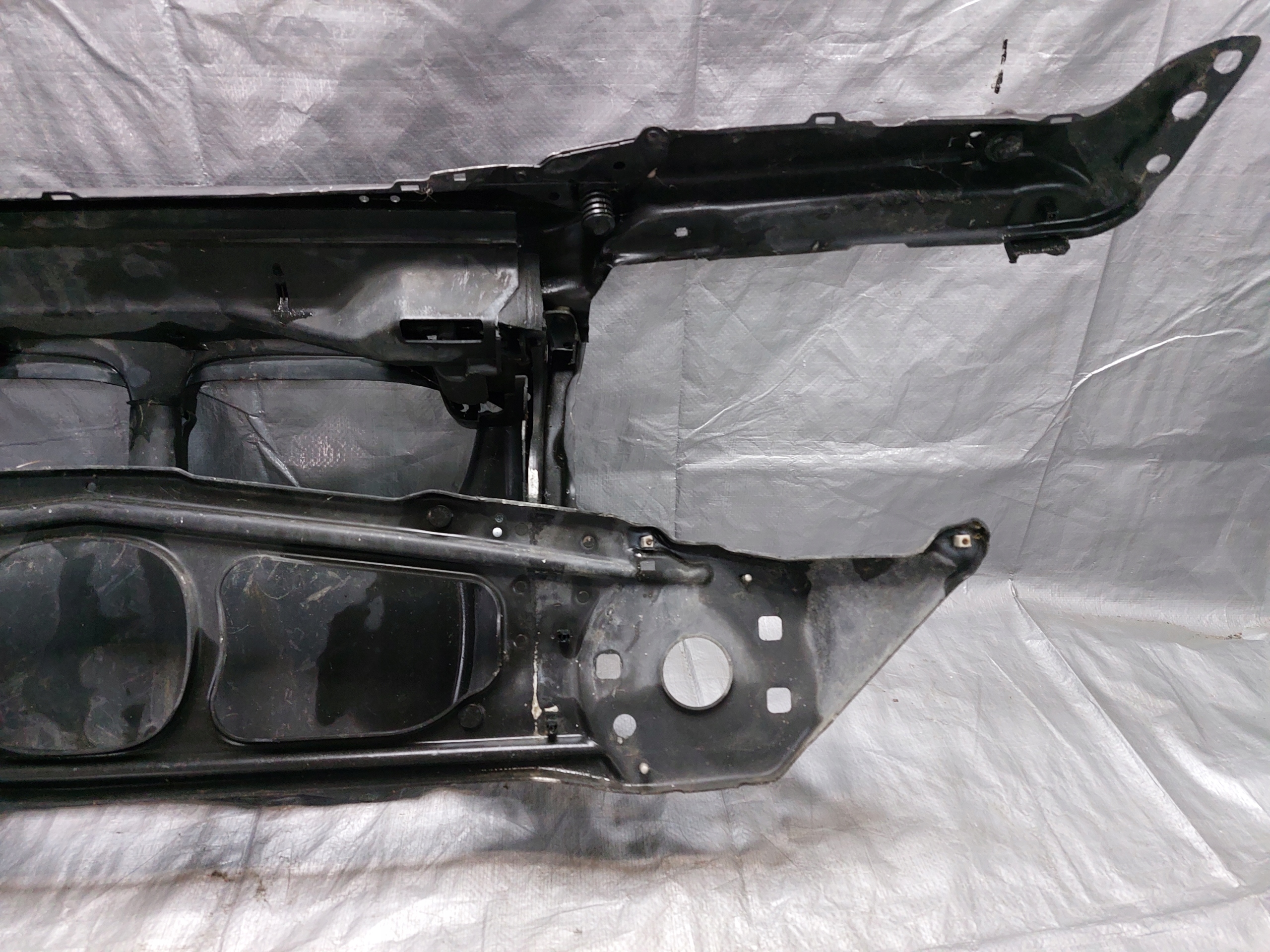 stěna chladičů příčka BMW 3 E46