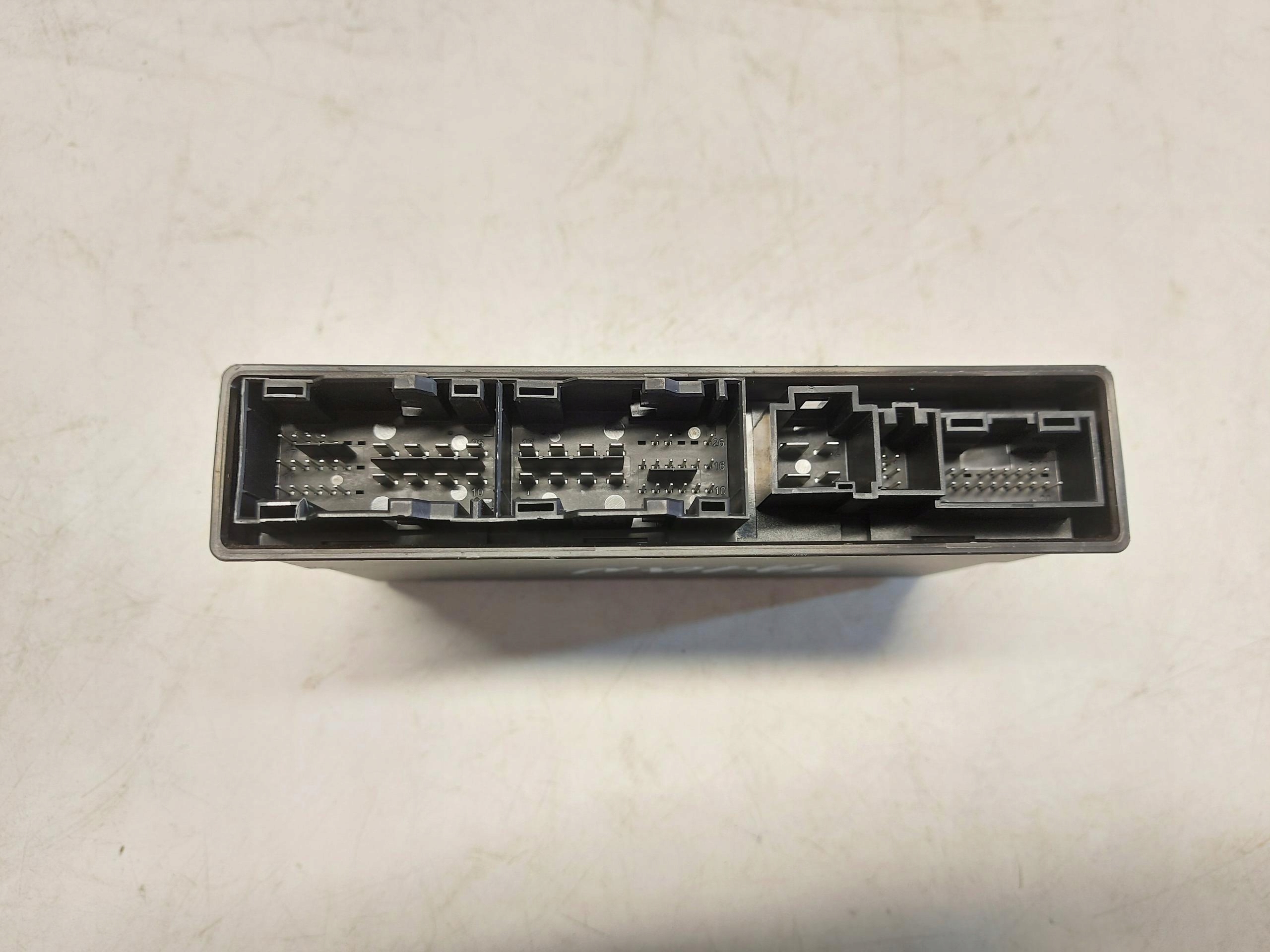 Porsche Taycan GTS 9J1 2023r module control unit seat 4M0959760B
