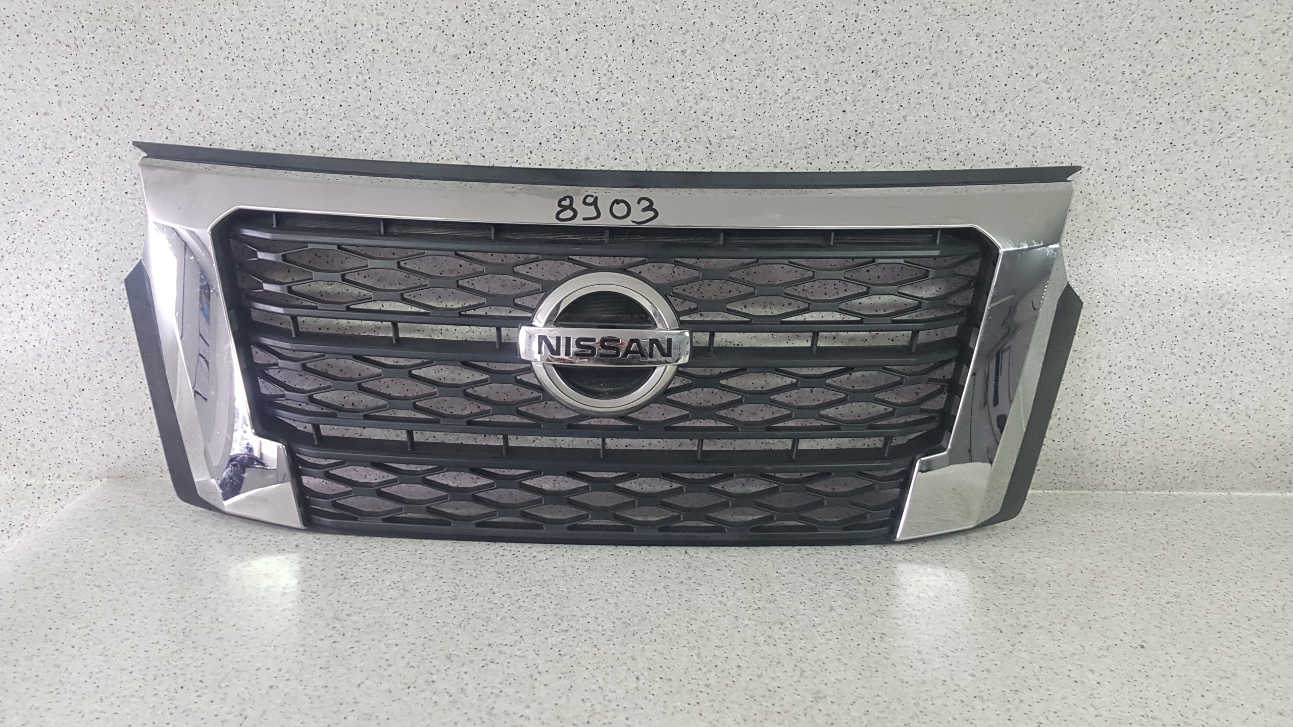 NISSAN NV300 NV 300 LIFT 2021 - ATRAPA GRILL 8903