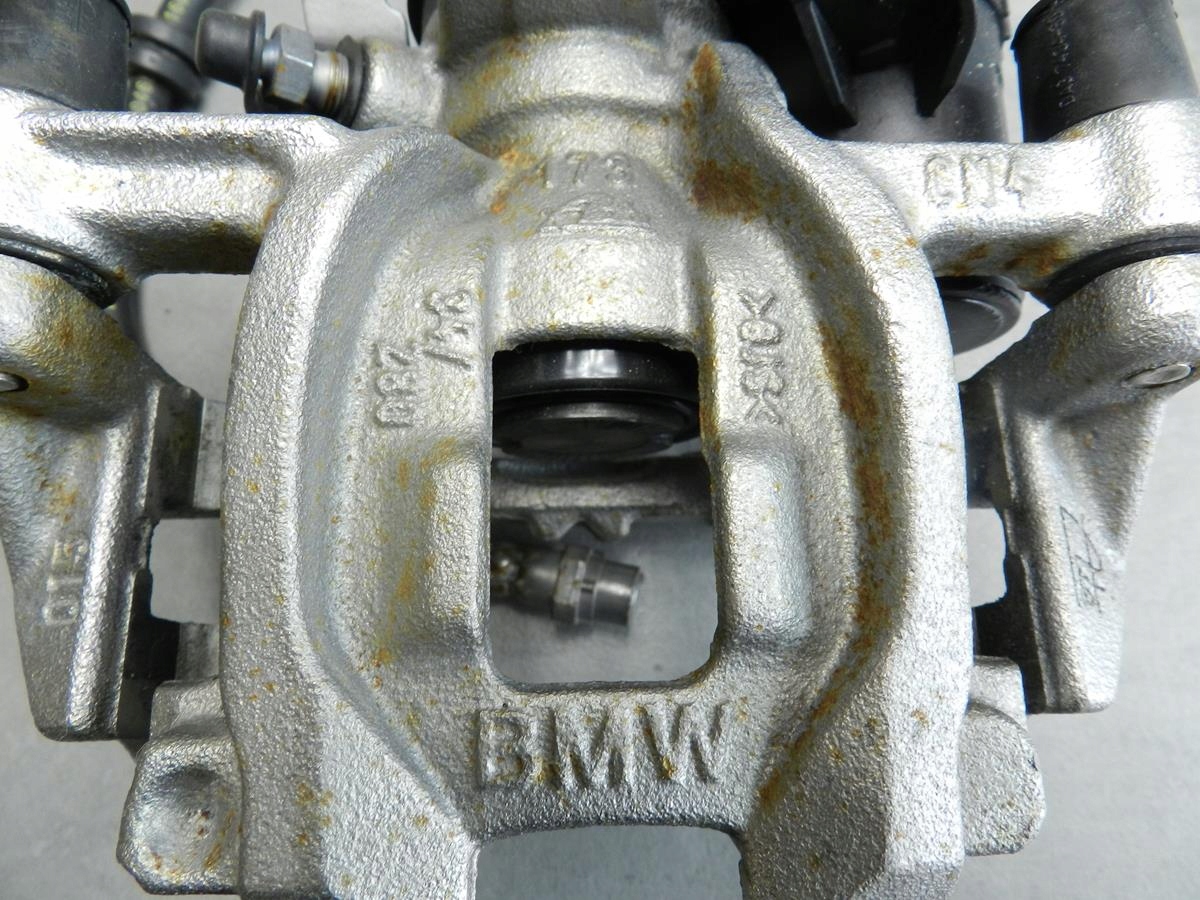 BMW 2 GT F46 218i caliper left rear part 6798957