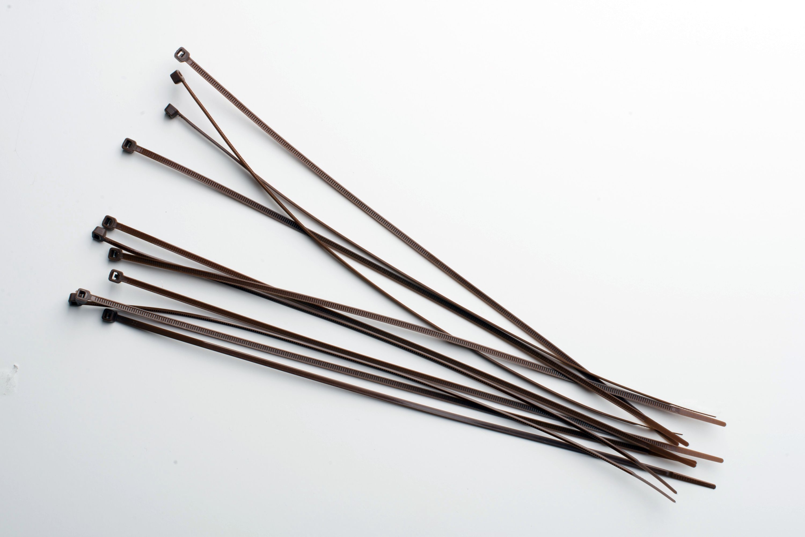 Opaski zaciskowe TRYTYTKI 300x2,5mm 100szt Brązowe Kod producenta OPS300BR