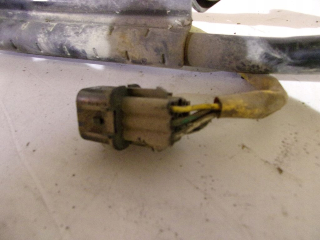 Hyundai Santa Fe and 1 wiper mechanism front