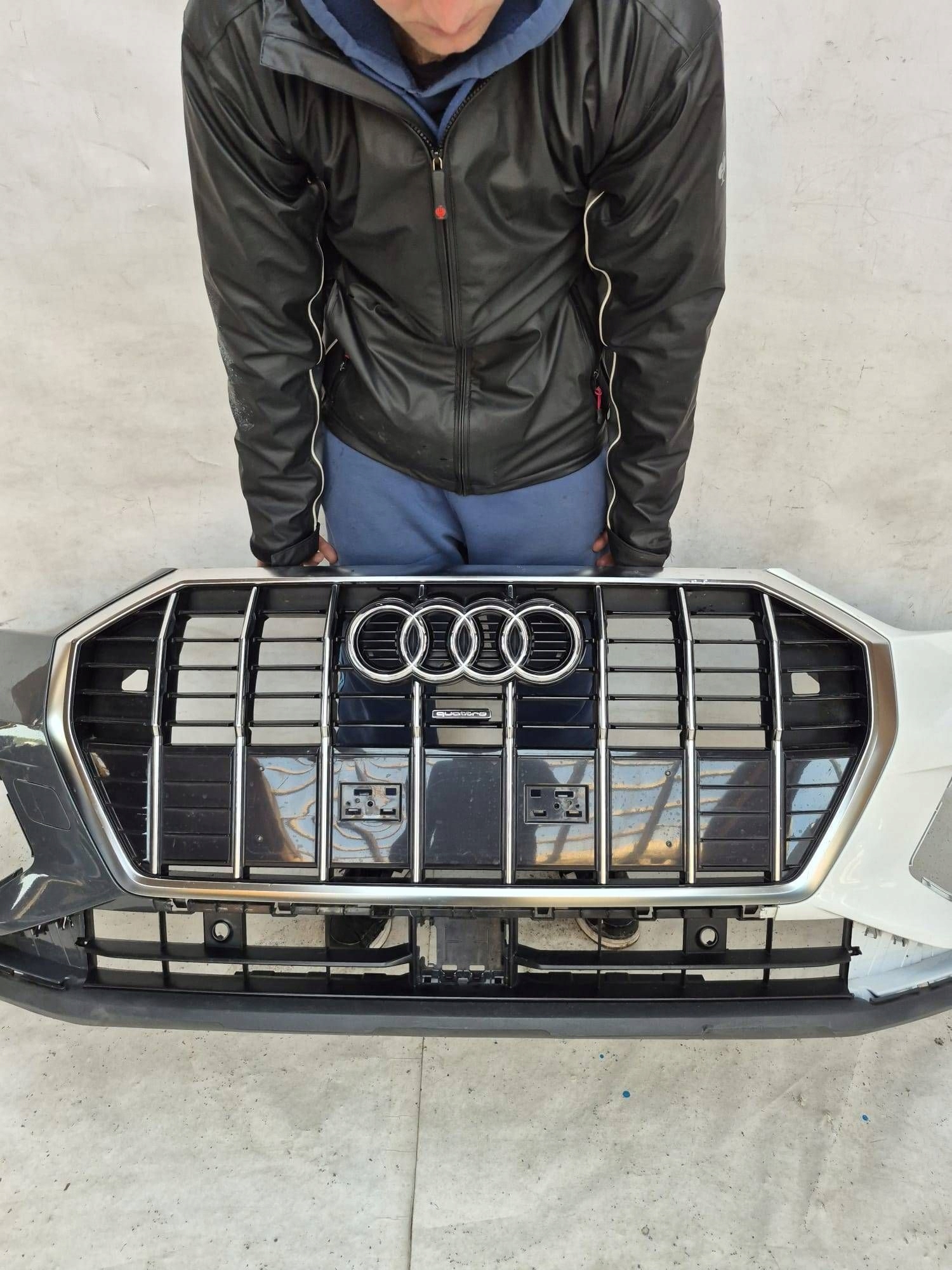 AUDI Q3 83A 18- bumper front front SPR PDC 83A807437A 83A807437A
